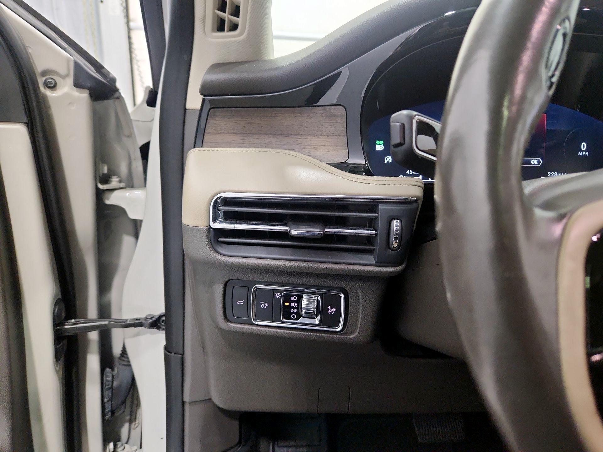 Thumbnail: 2022 Lincoln Corsair - 13