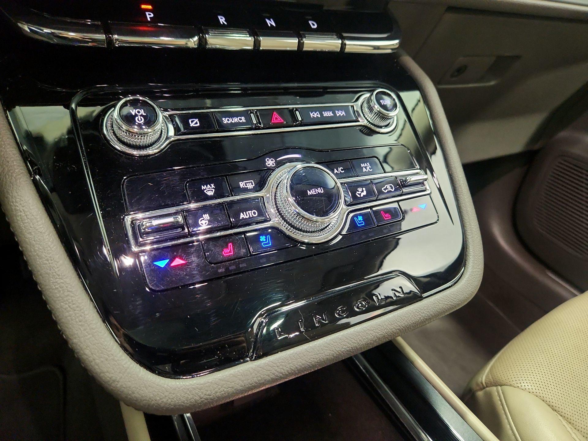 Thumbnail: 2022 Lincoln Corsair - 17