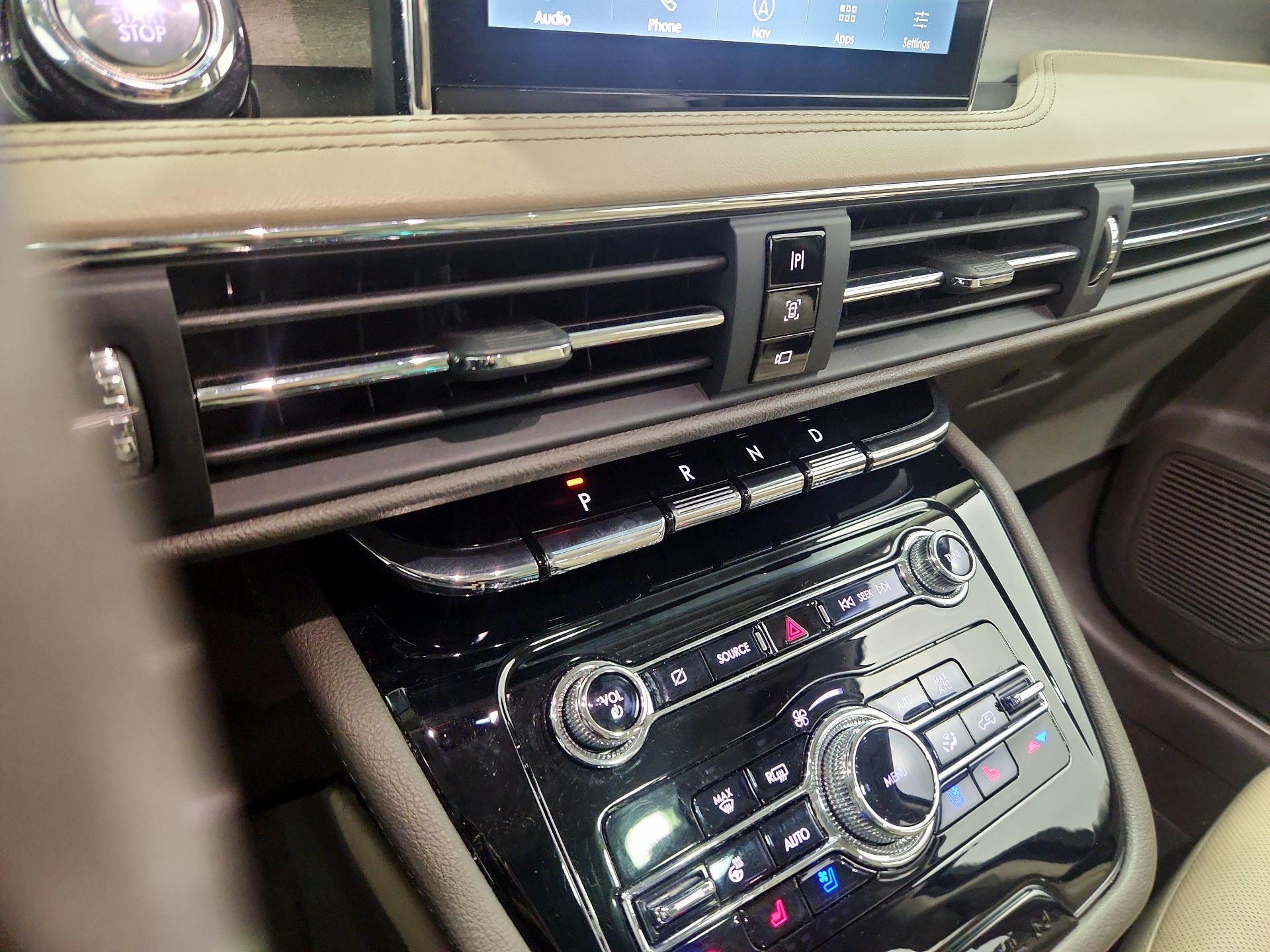 Thumbnail: 2022 Lincoln Corsair - 18