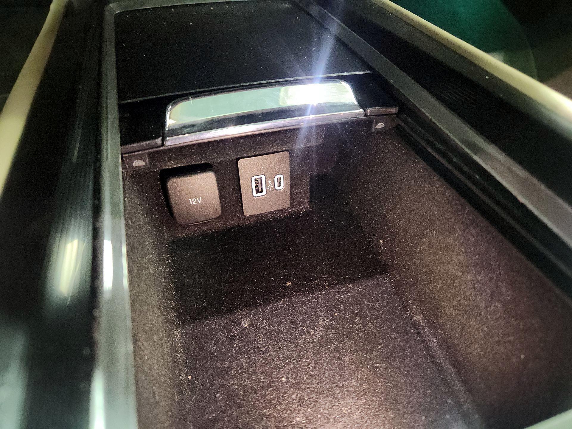 Thumbnail: 2022 Lincoln Corsair - 19