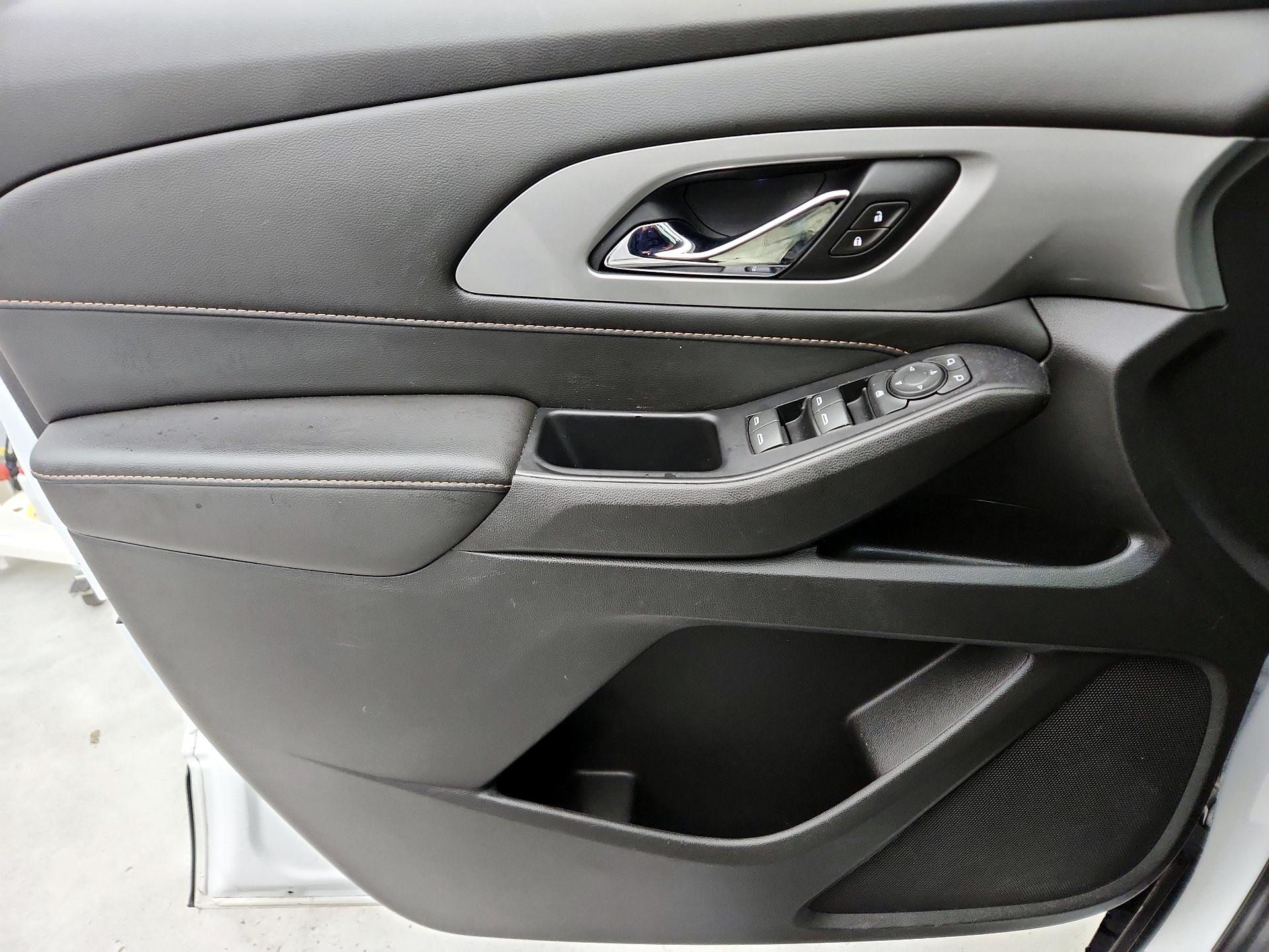 Thumbnail: 2020 Chevrolet Traverse - 12