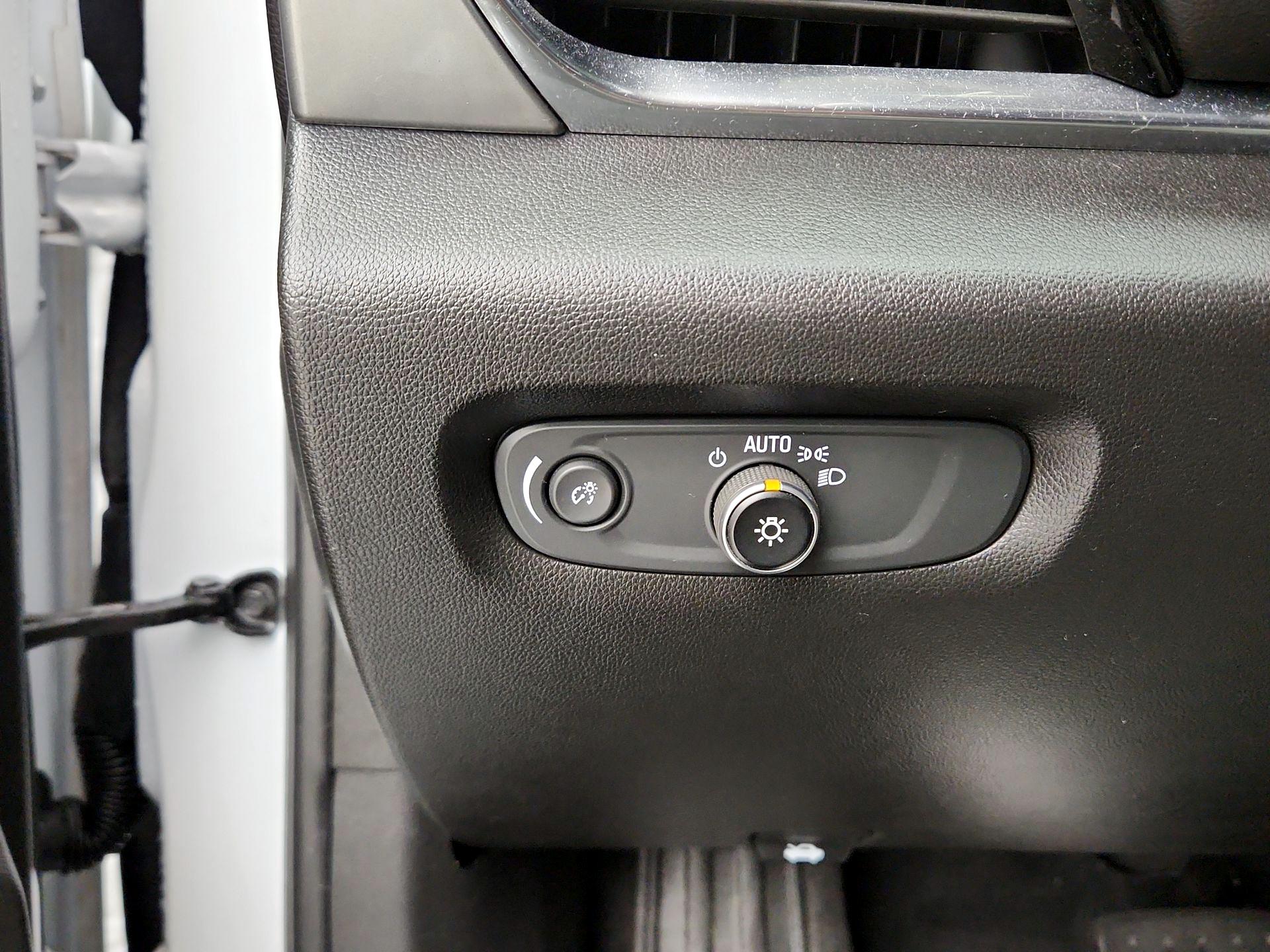 Thumbnail: 2020 Chevrolet Traverse - 13