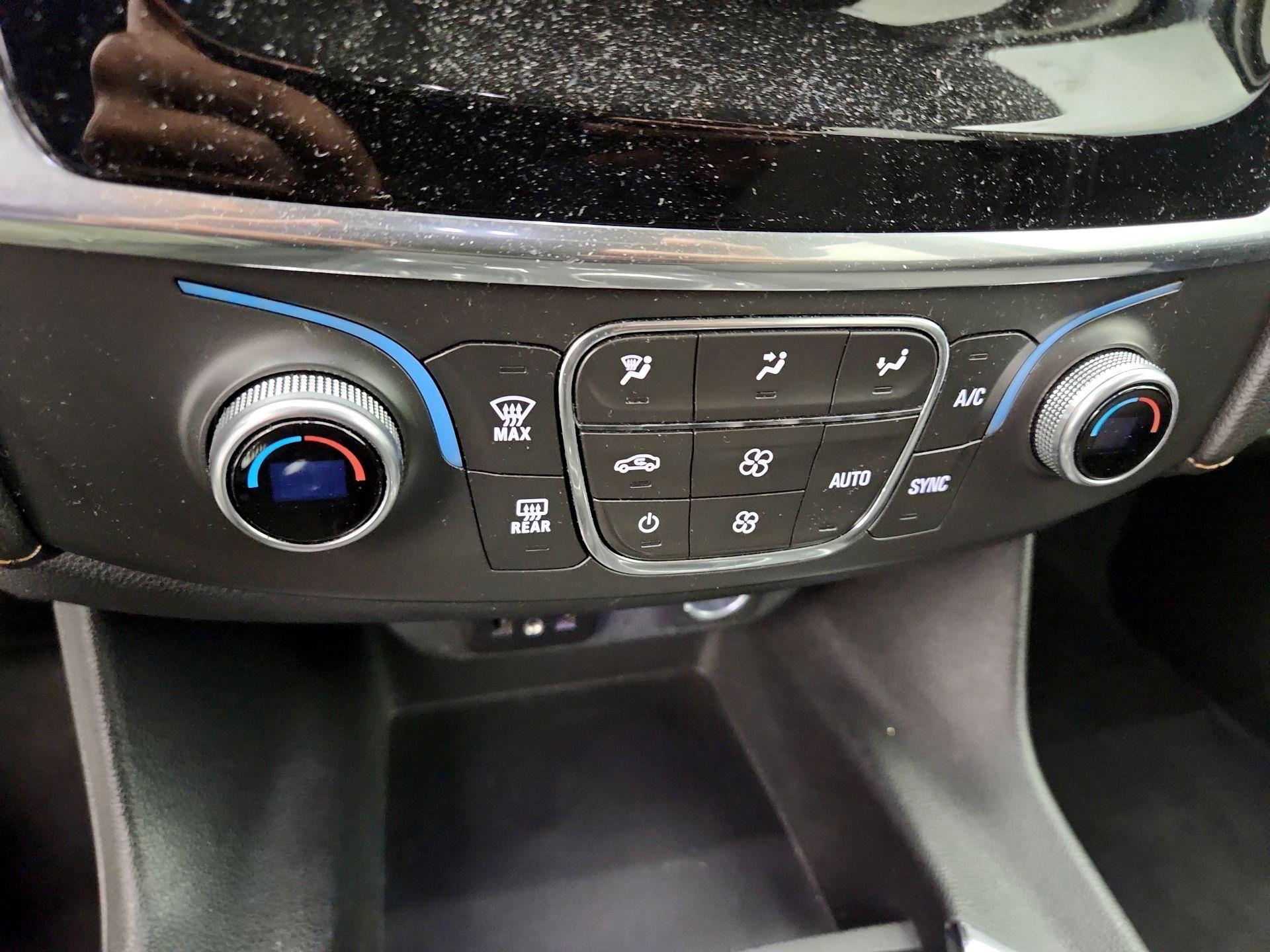 Thumbnail: 2020 Chevrolet Traverse - 16