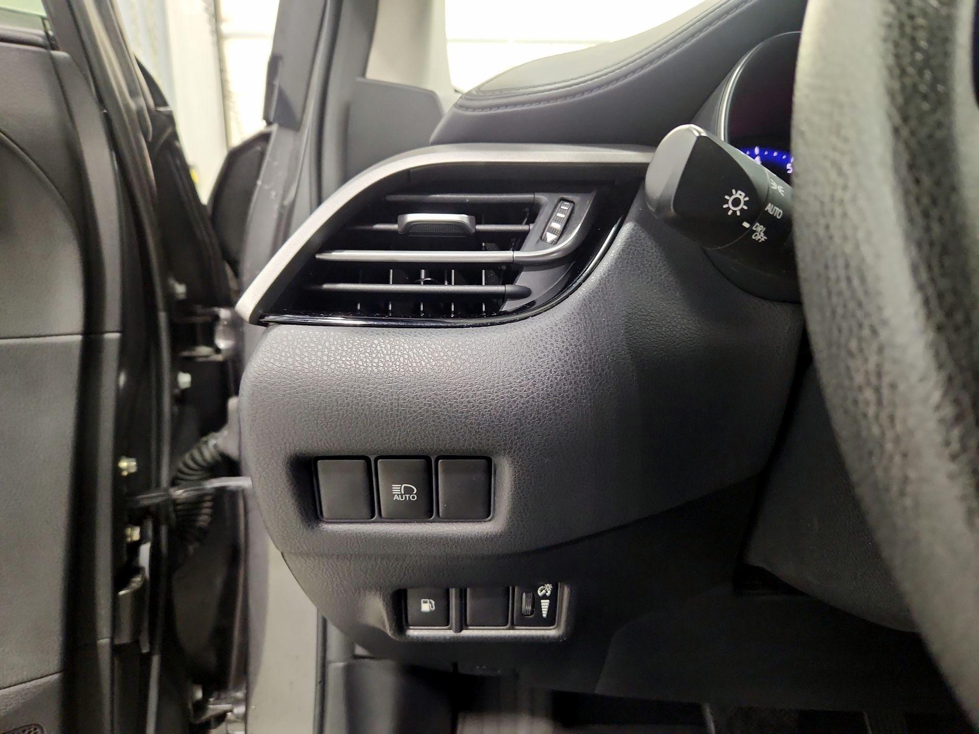 Thumbnail: 2021 Toyota C-HR - 13