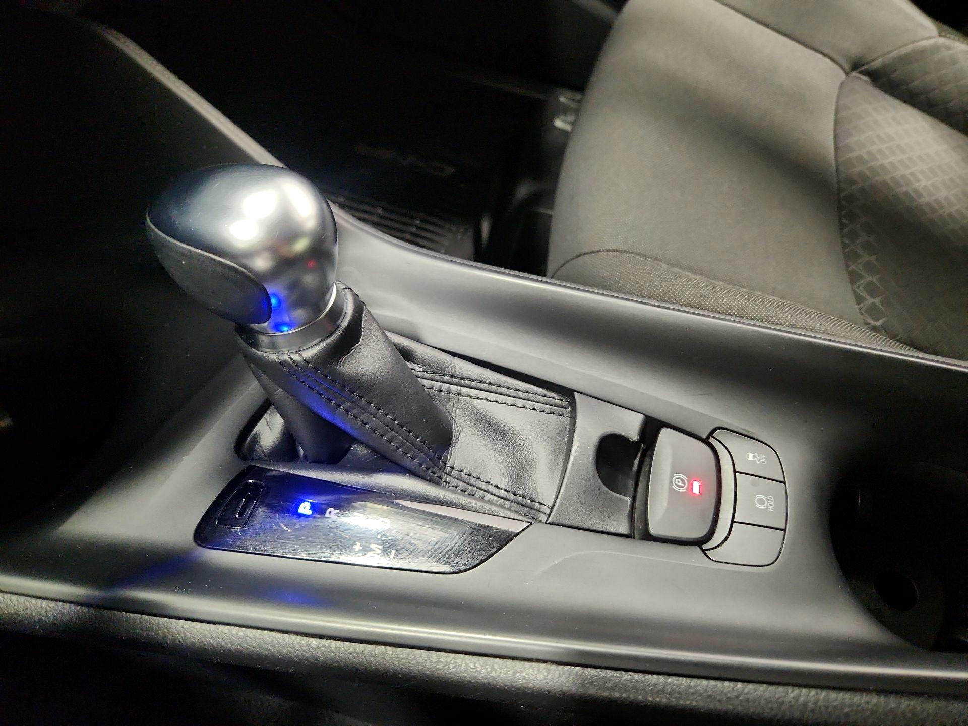 Thumbnail: 2021 Toyota C-HR - 17