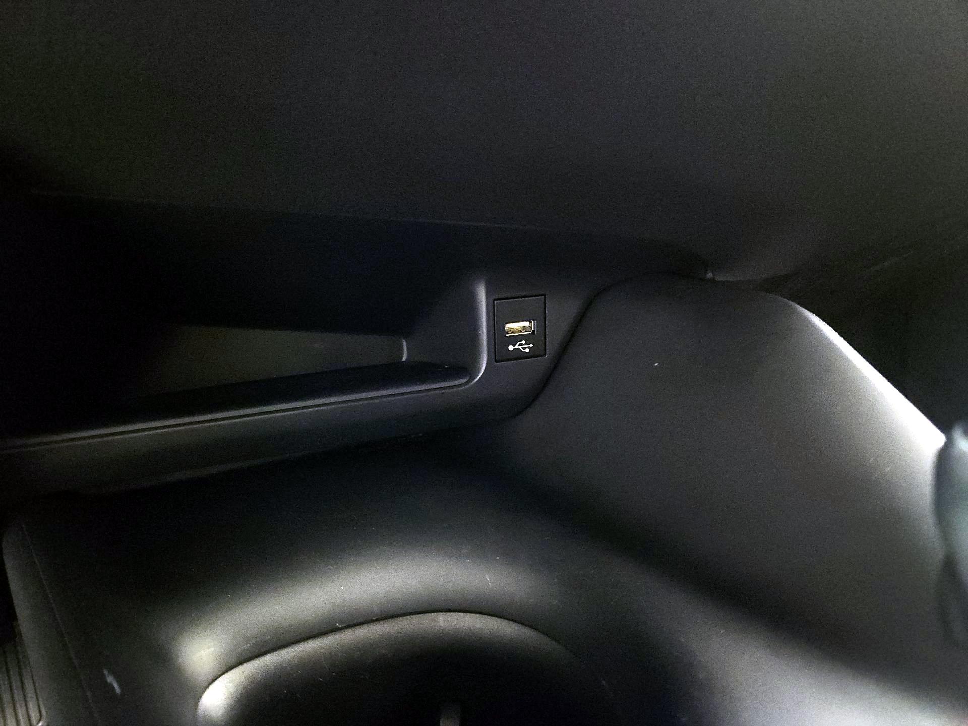 Thumbnail: 2021 Toyota C-HR - 18