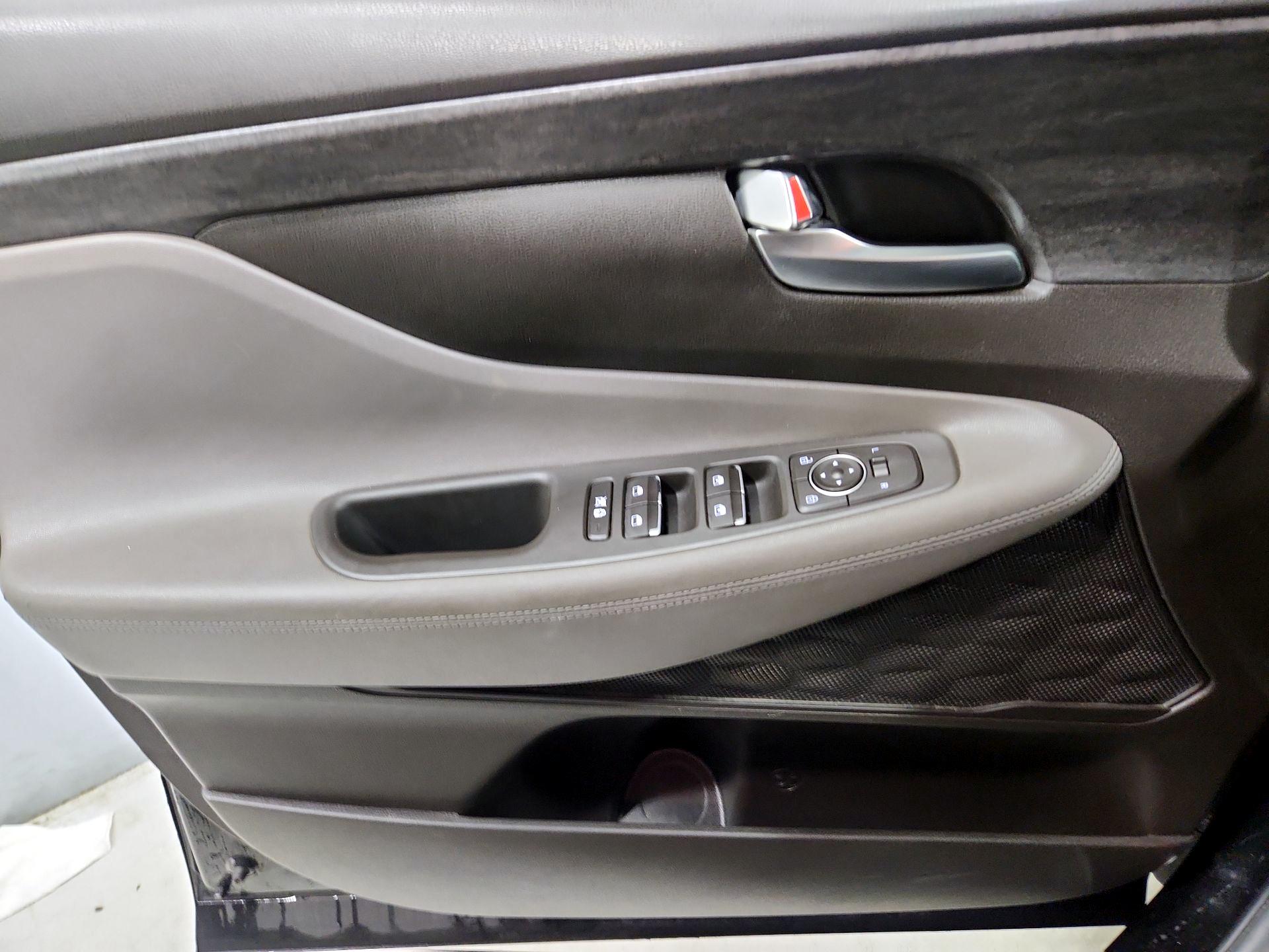 Thumbnail: 2020 Hyundai Santa Fe - 12