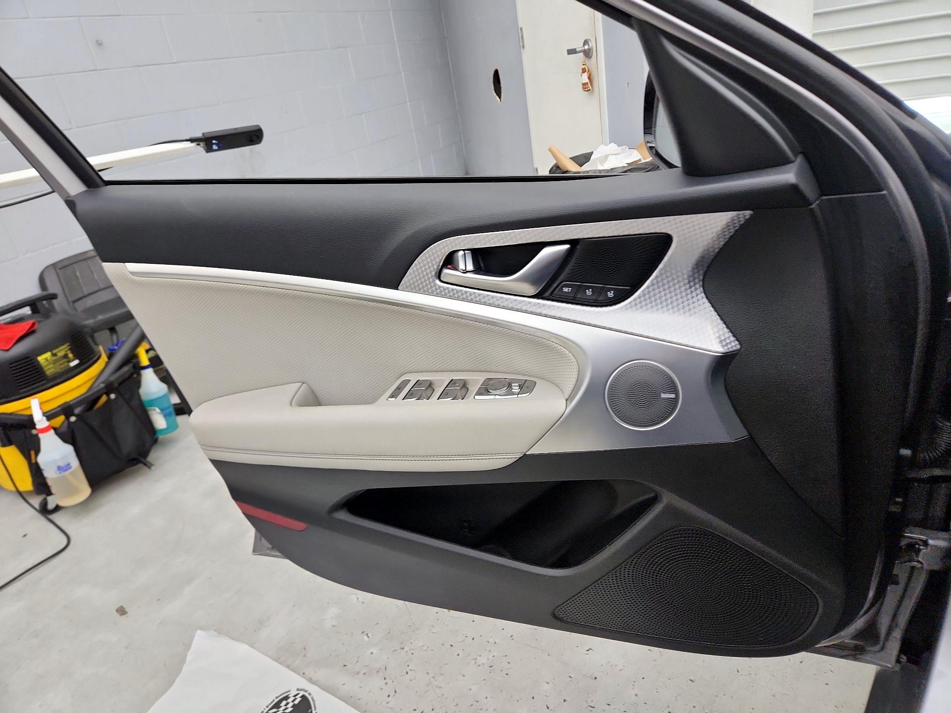 Thumbnail: 2022 Genesis G70 - 12