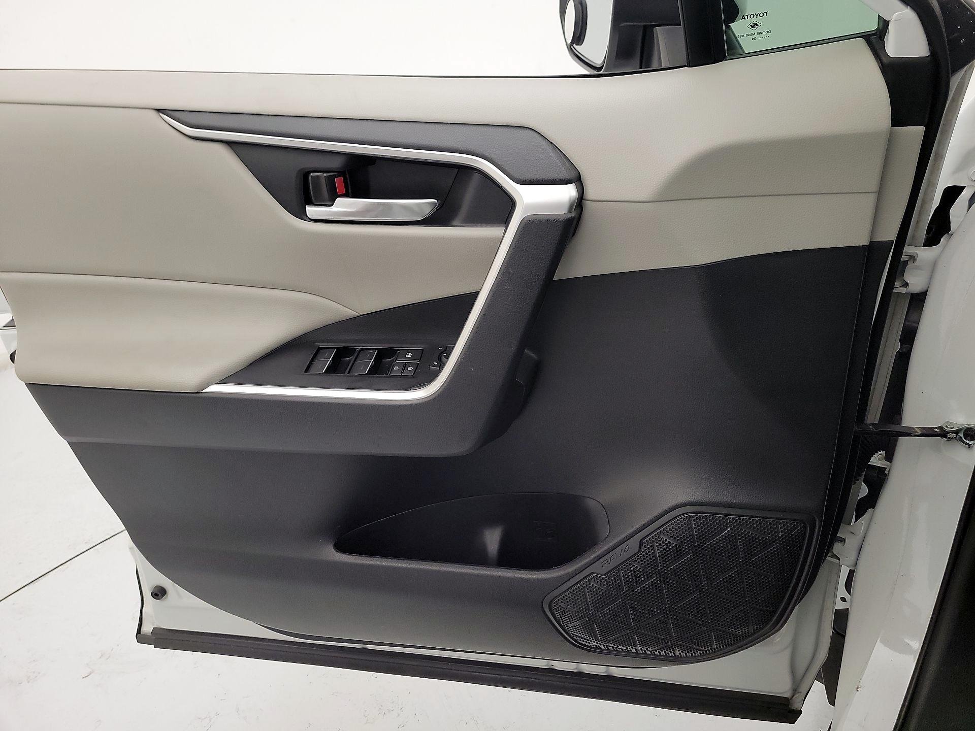 Thumbnail: 2024 Toyota RAV4 - 12