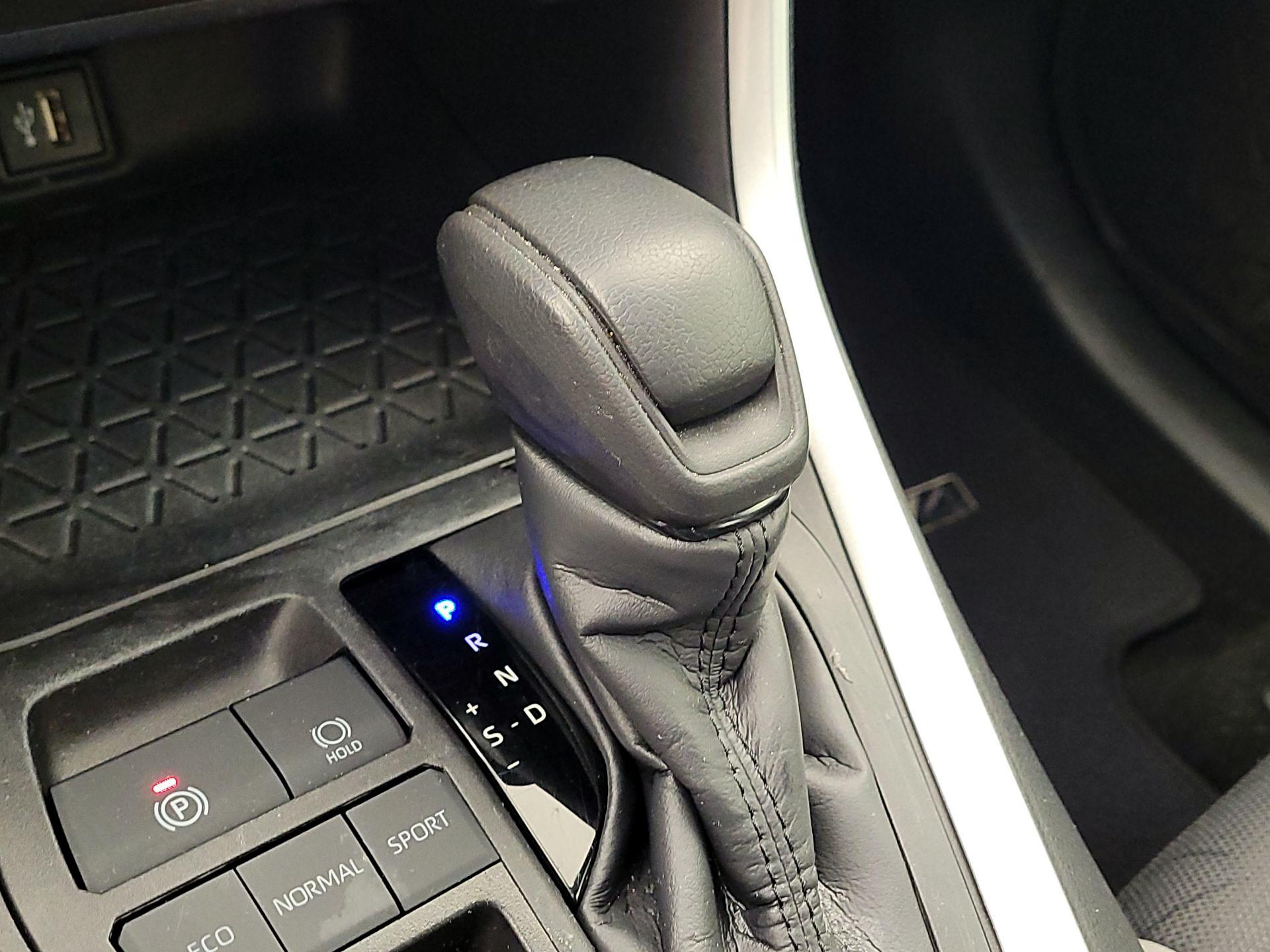 Thumbnail: 2024 Toyota RAV4 - 17