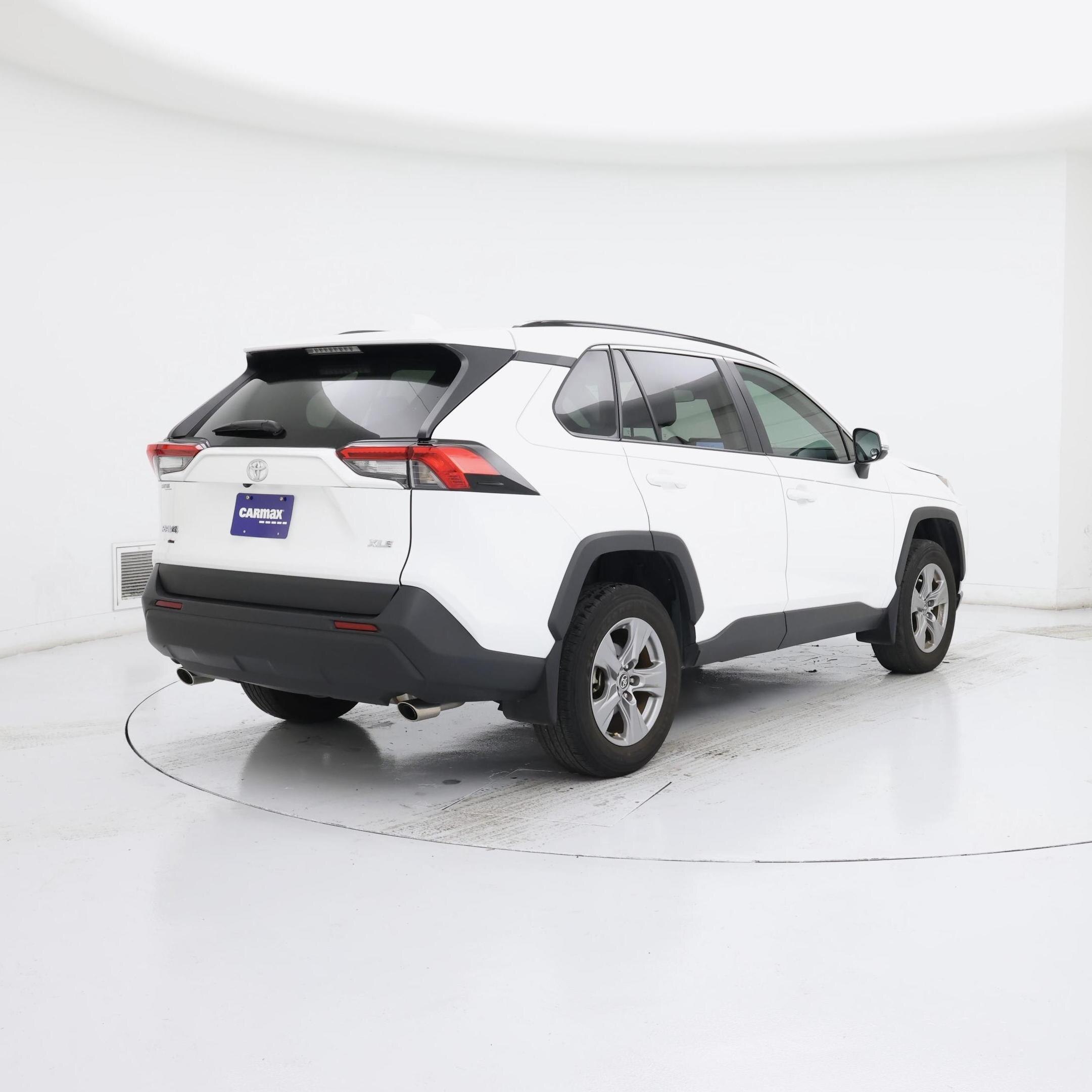 Thumbnail: 2024 Toyota RAV4 - 8