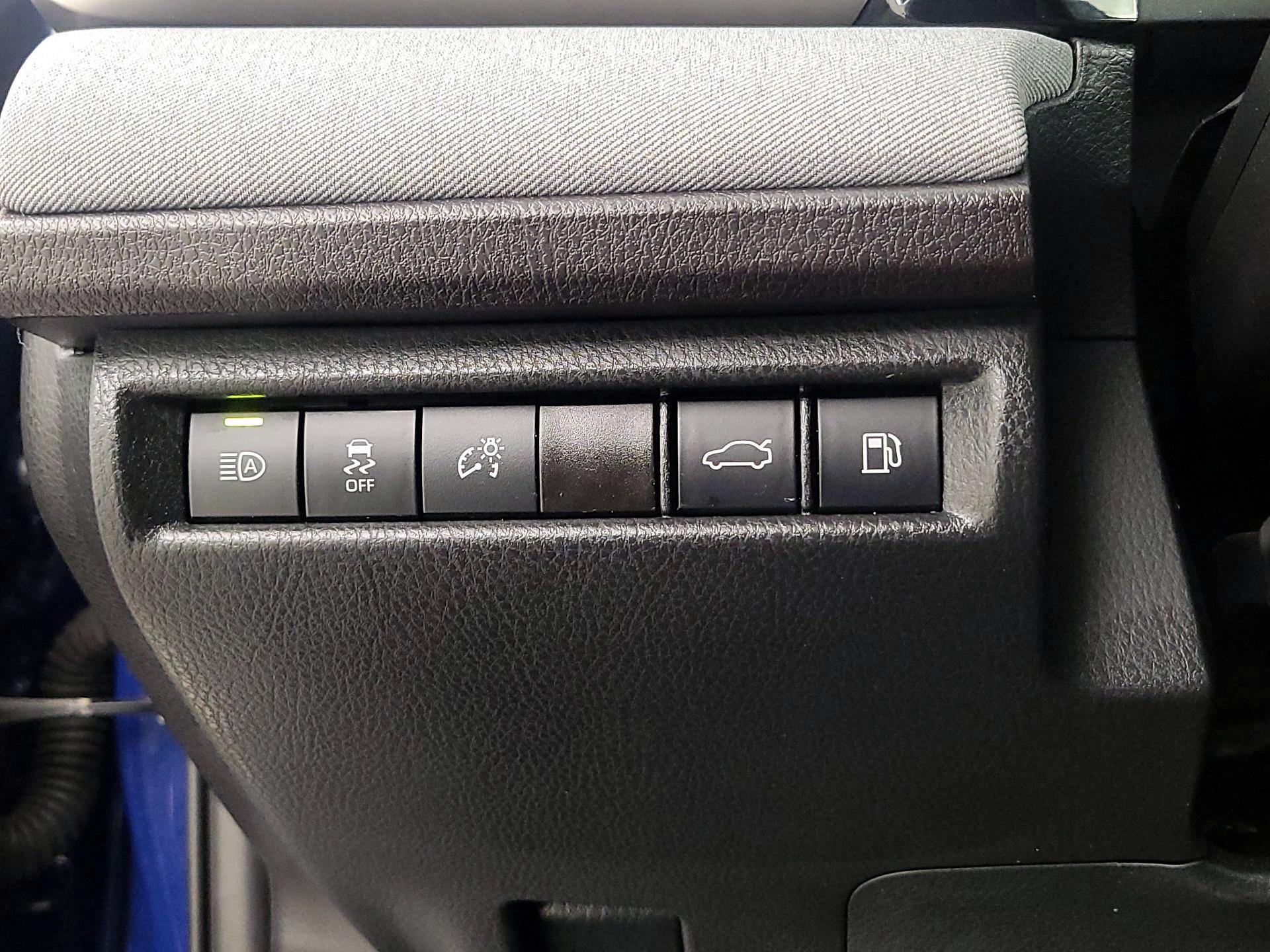 Thumbnail: 2025 Toyota Camry - 13