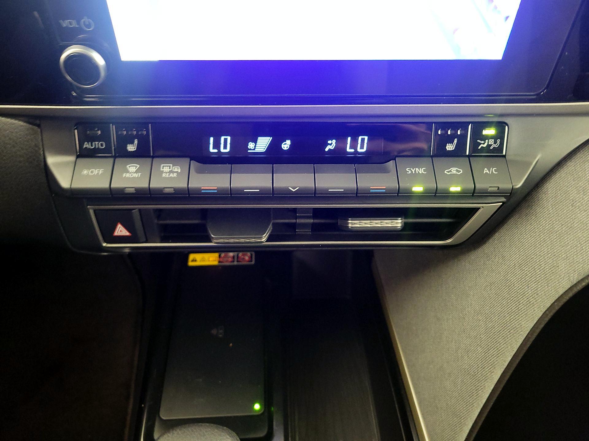 Thumbnail: 2025 Toyota Camry - 16