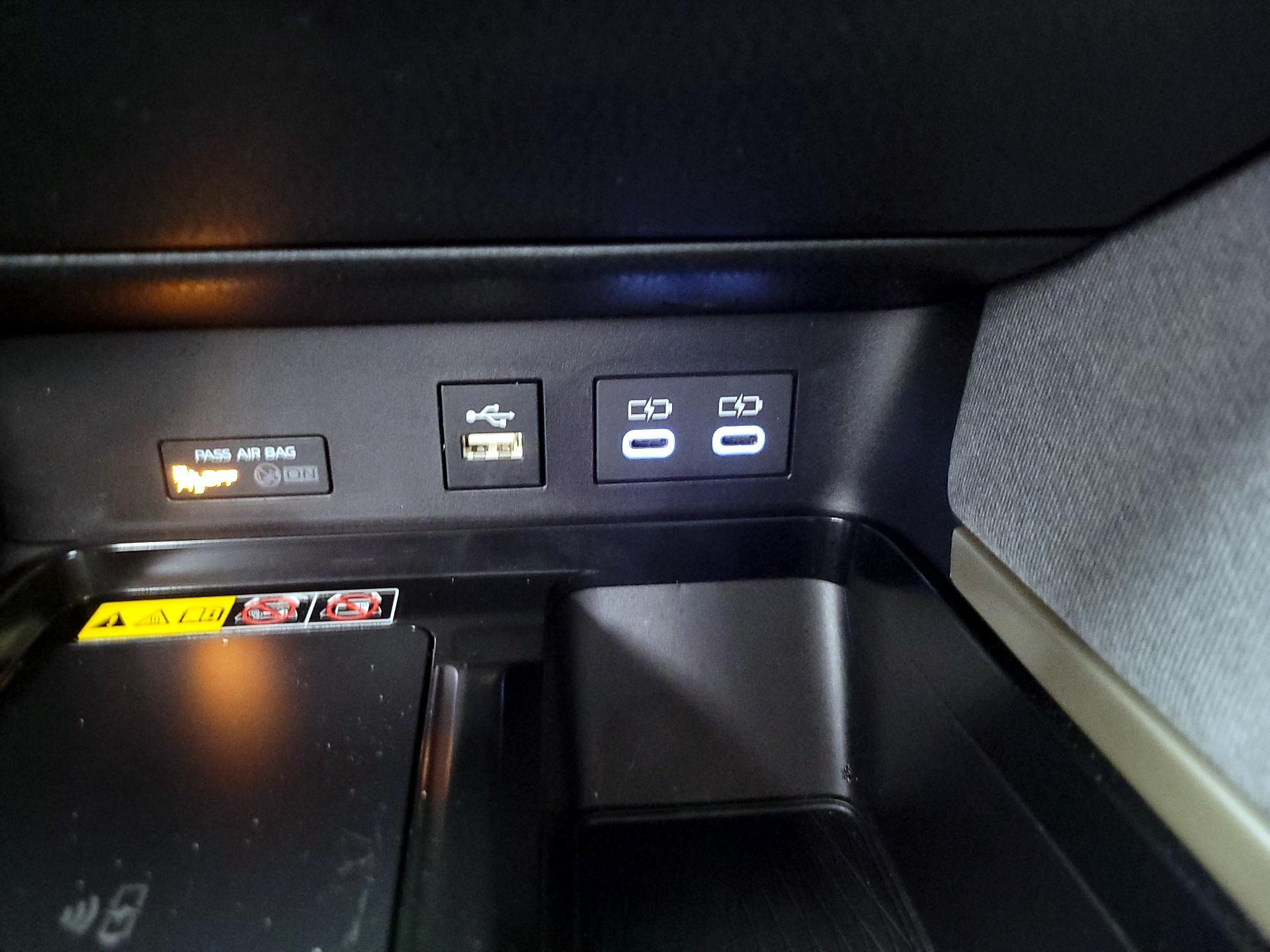 Thumbnail: 2025 Toyota Camry - 18