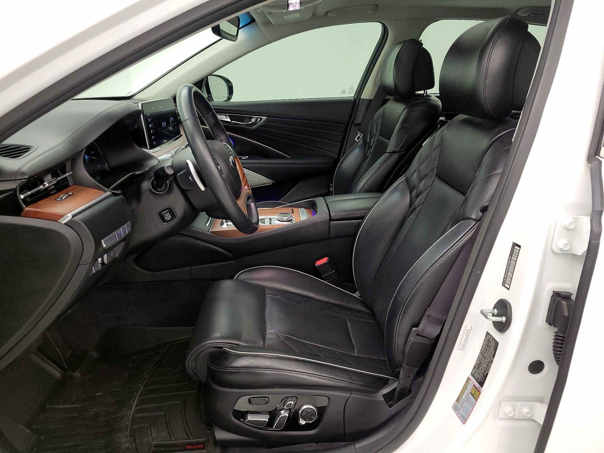 Thumbnail: 2020 Kia K900 - 11