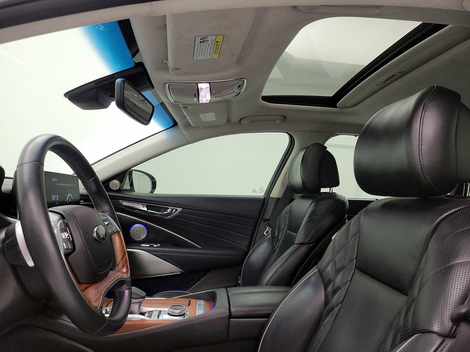 Thumbnail: 2020 Kia K900 - 20