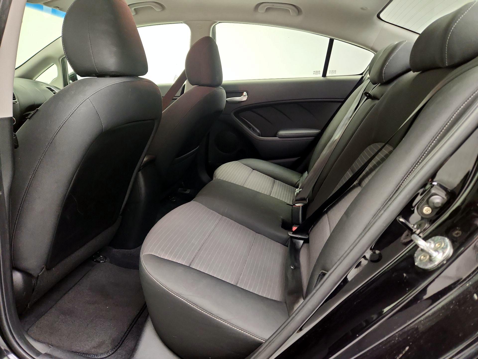 Thumbnail: 2018 Kia Forte - 19