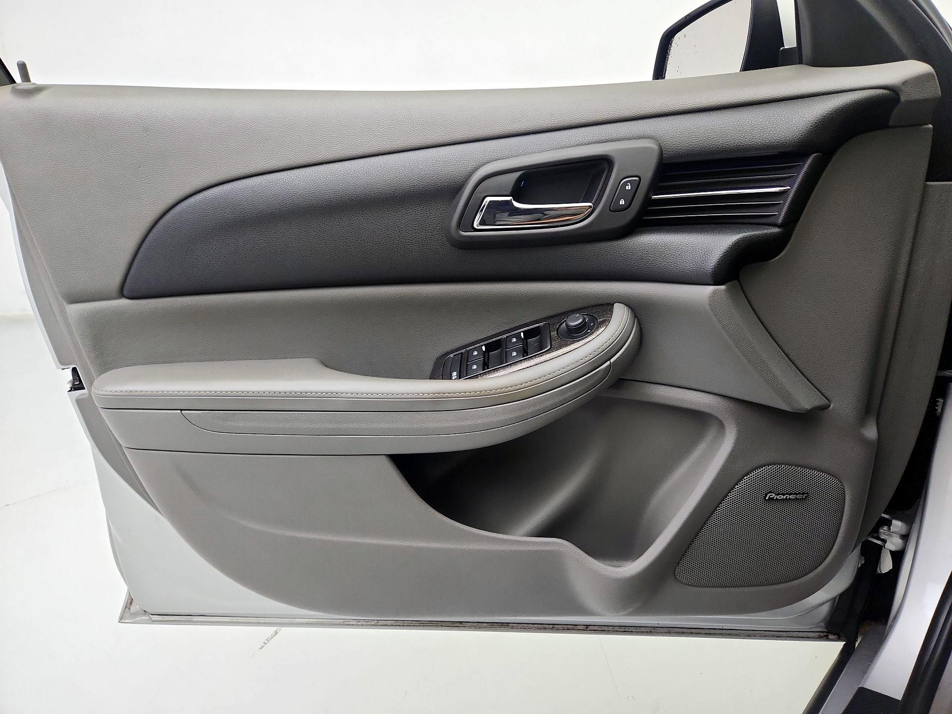 Thumbnail: 2014 Chevrolet Malibu - 12