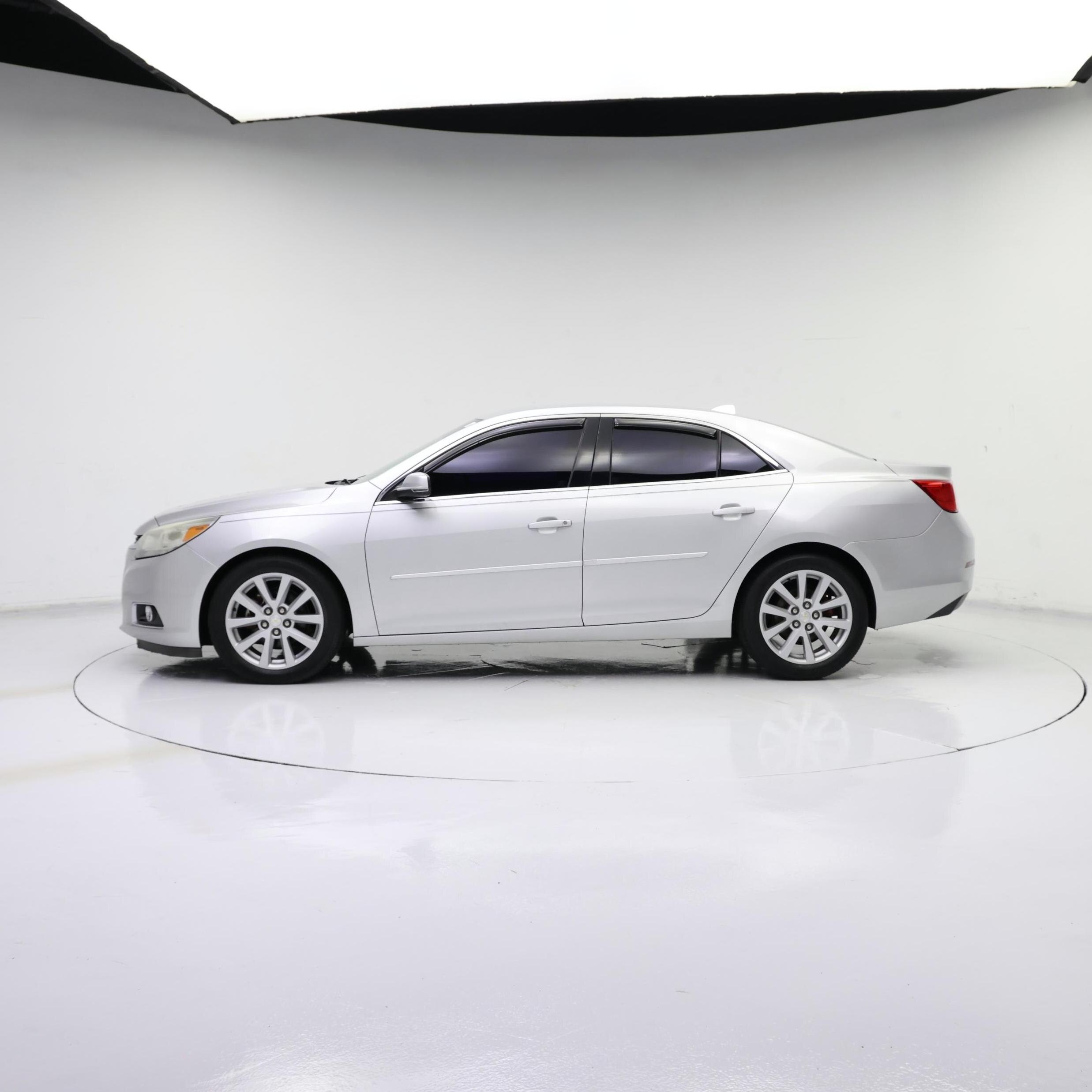 Thumbnail: 2014 Chevrolet Malibu - 3