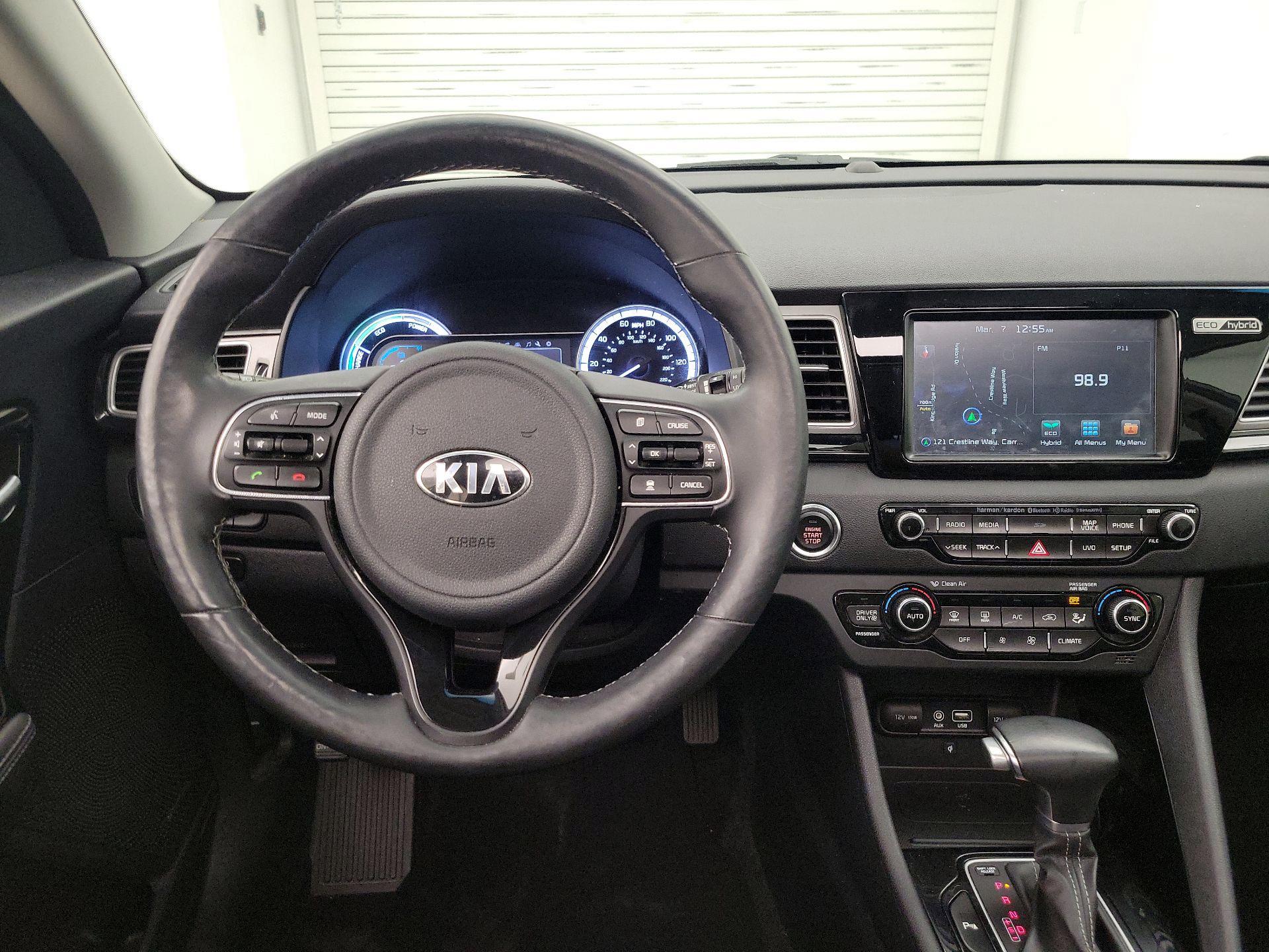 Thumbnail: 2017 Kia Niro - 10