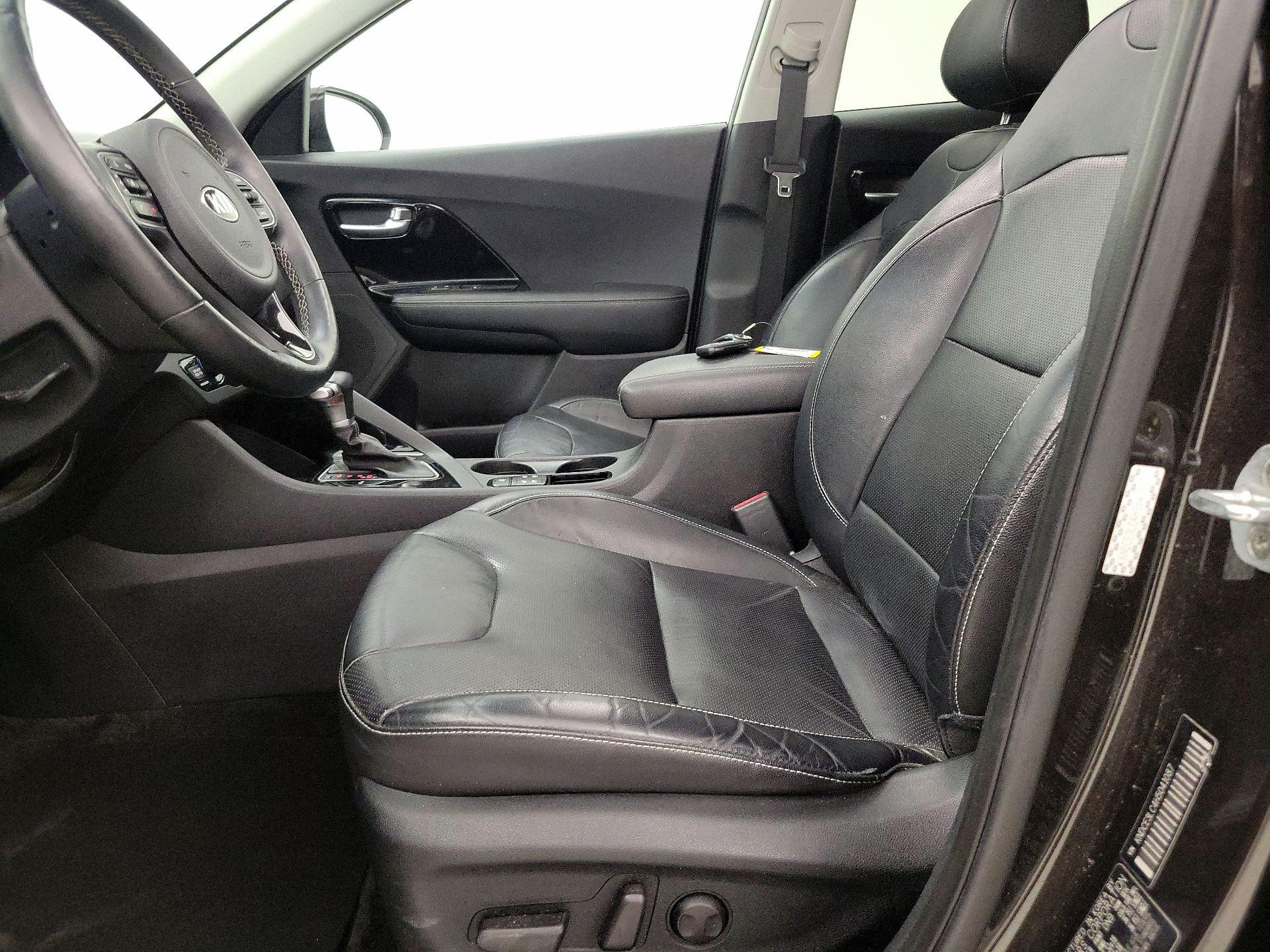 Thumbnail: 2017 Kia Niro - 11