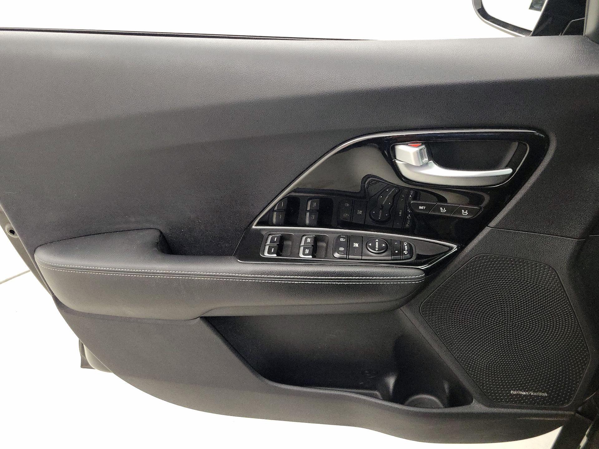 Thumbnail: 2017 Kia Niro - 12