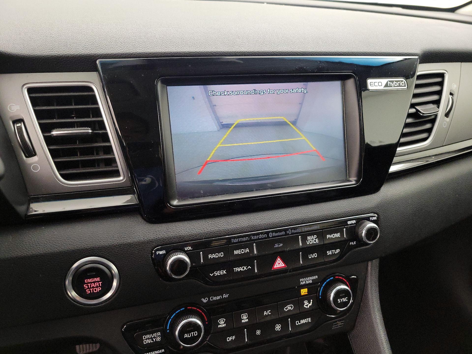 Thumbnail: 2017 Kia Niro - 15