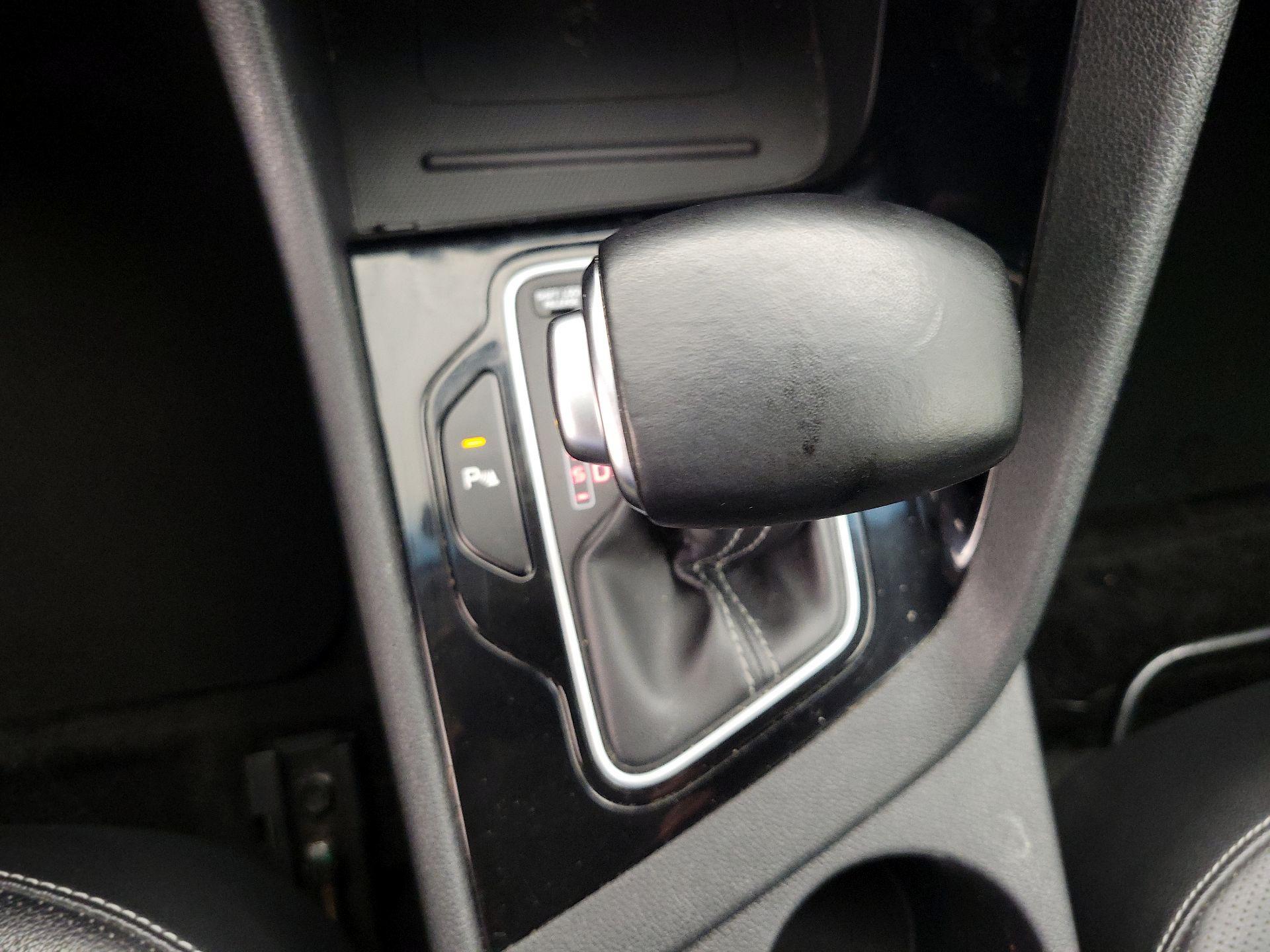 Thumbnail: 2017 Kia Niro - 18