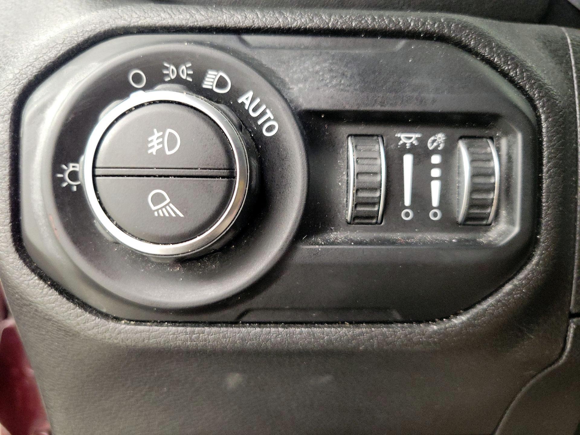 Thumbnail: 2021 Jeep Gladiator - 13