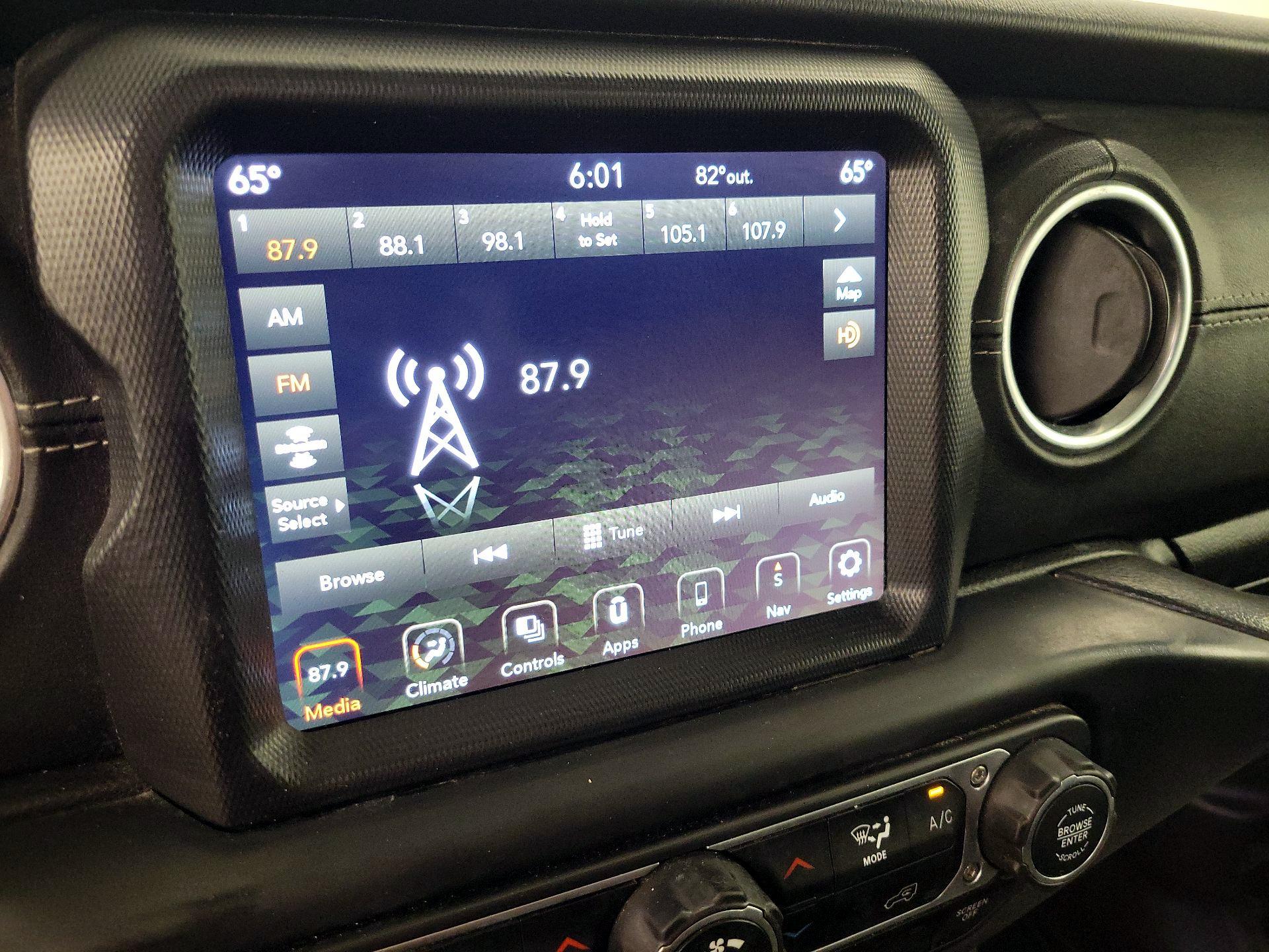 Thumbnail: 2021 Jeep Gladiator - 16