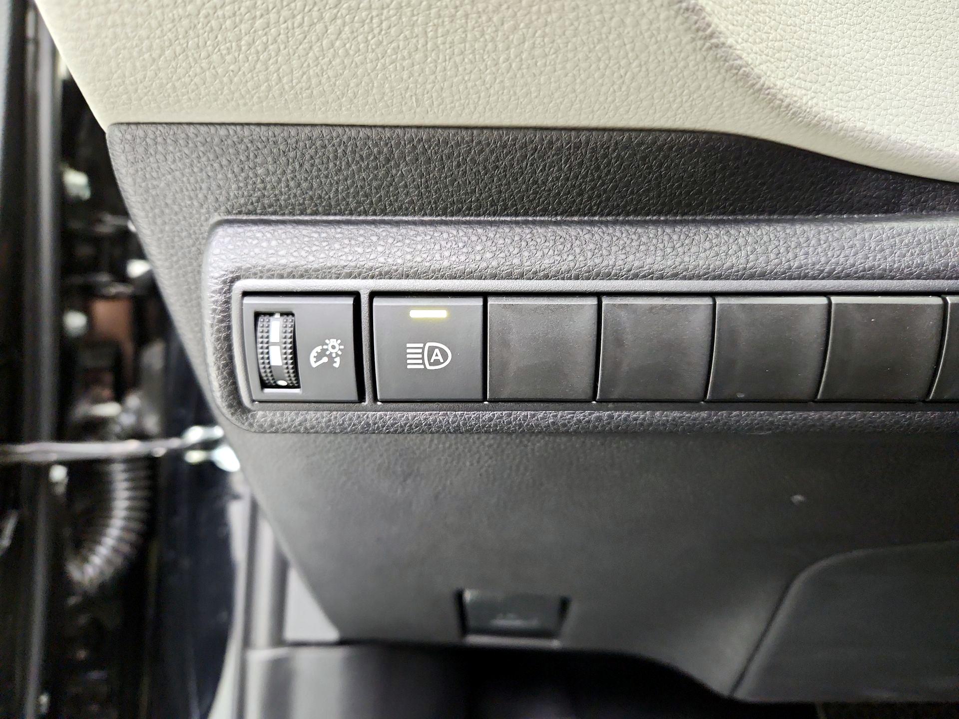 Thumbnail: 2025 Toyota Corolla - 13