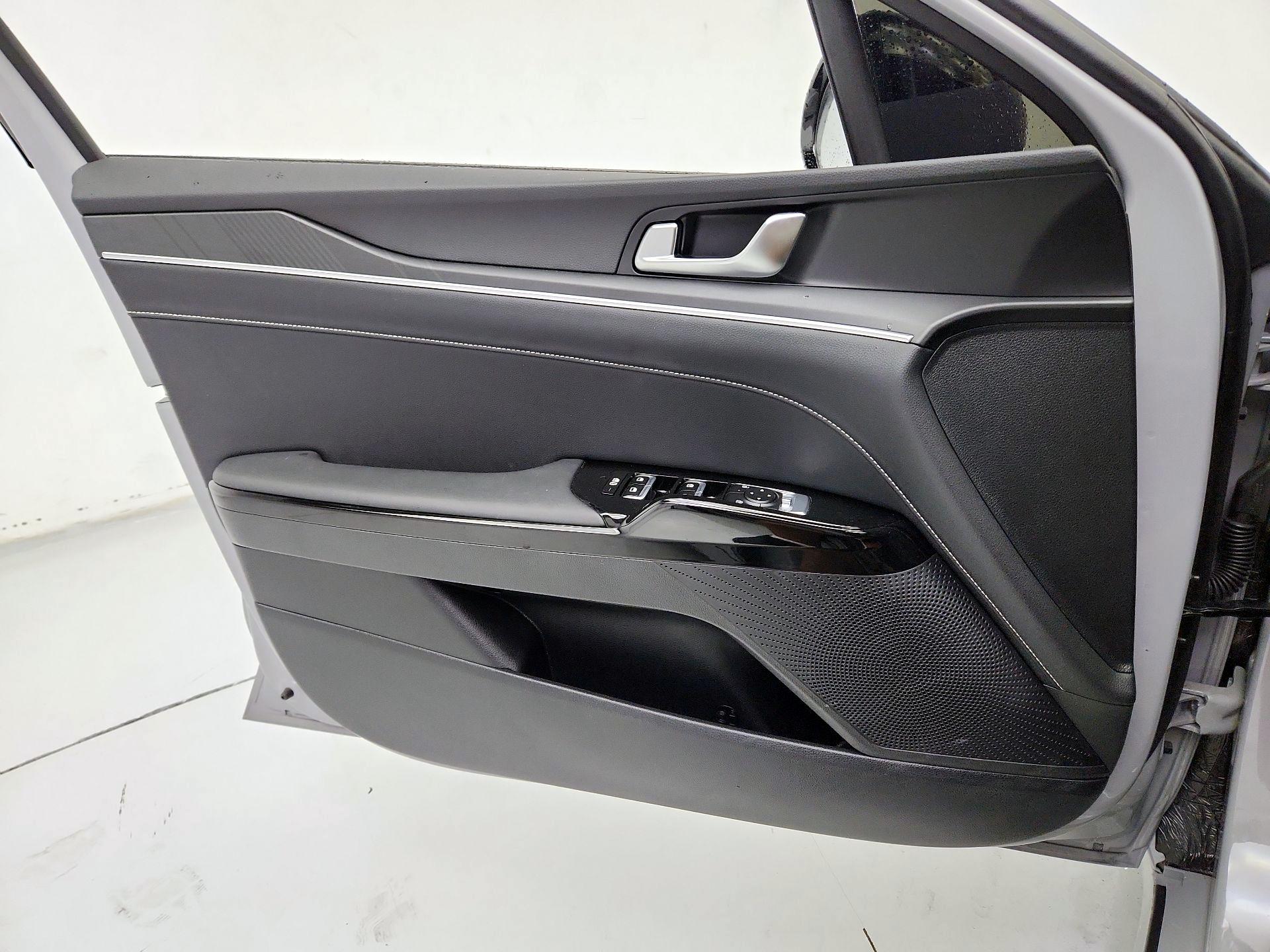 Thumbnail: 2025 Kia K5 - 12