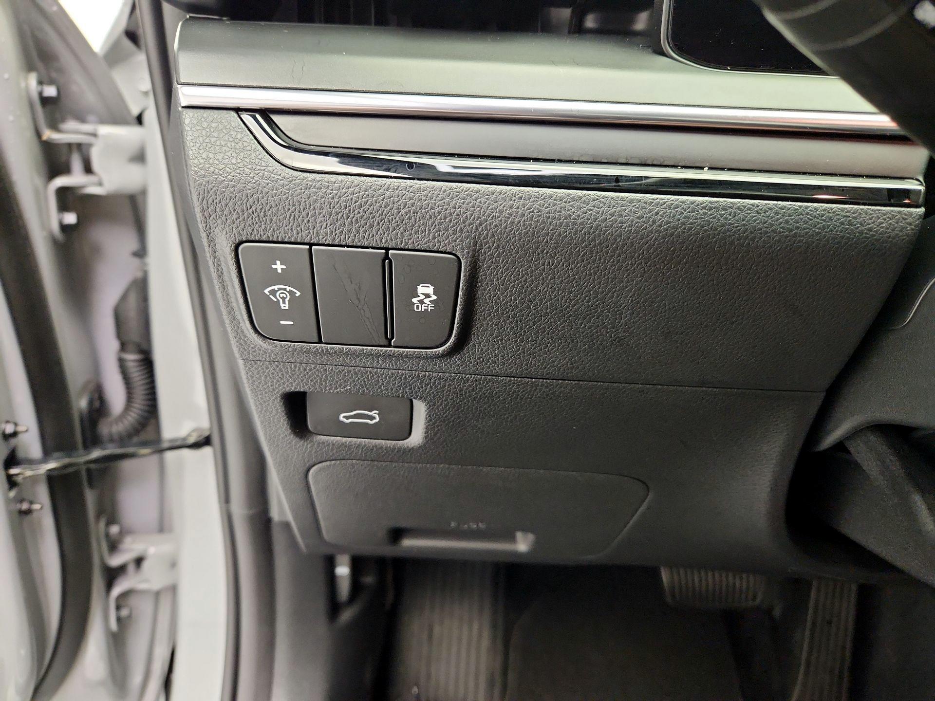 Thumbnail: 2025 Kia K5 - 13