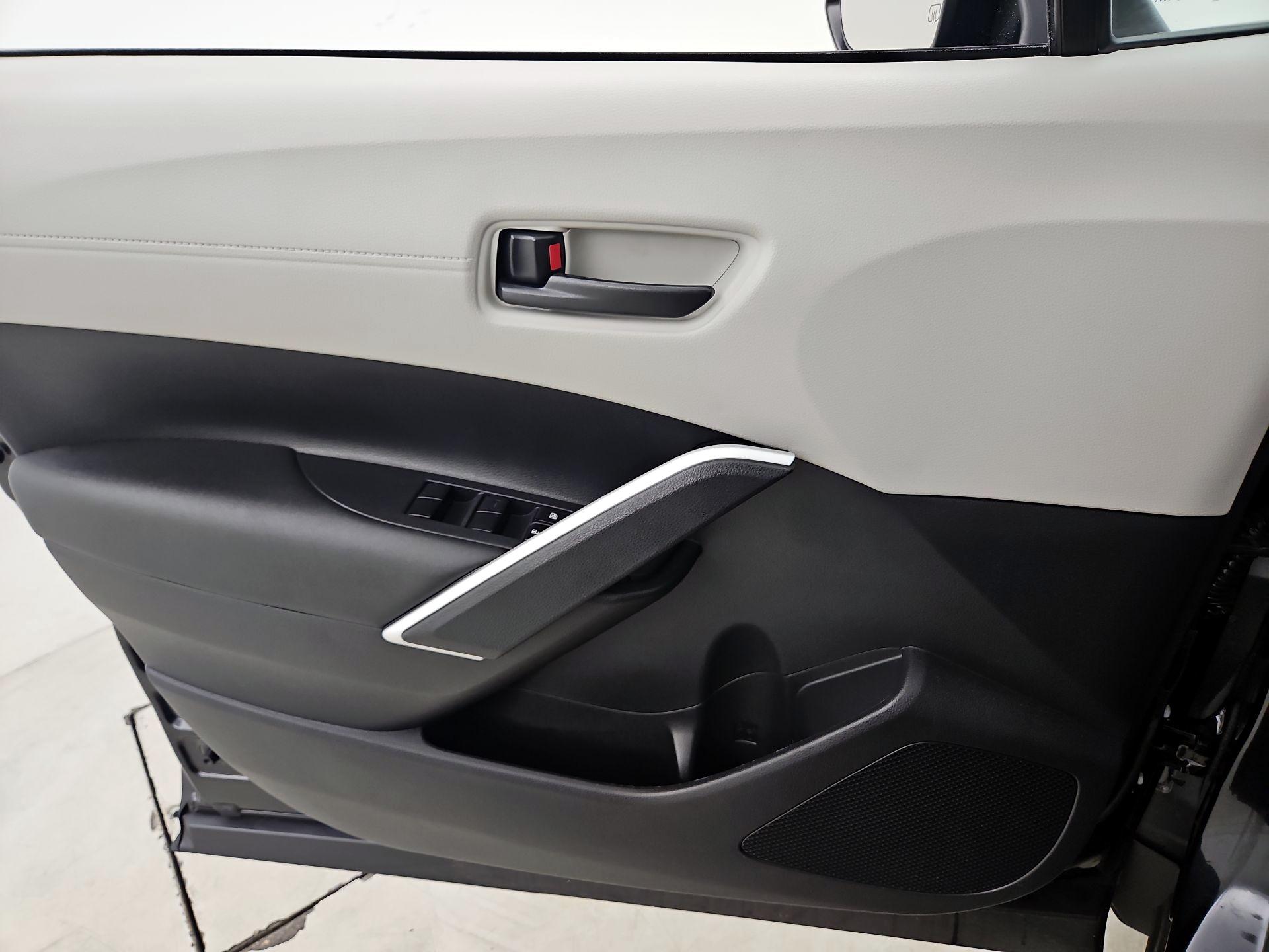 Thumbnail: 2025 Toyota Corolla Cross - 12