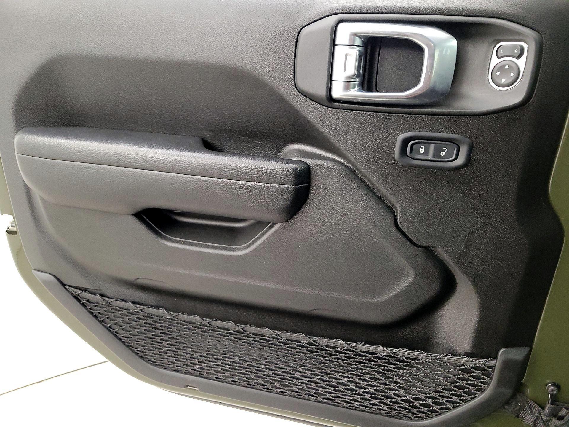 Thumbnail: 2022 Jeep Gladiator - 12