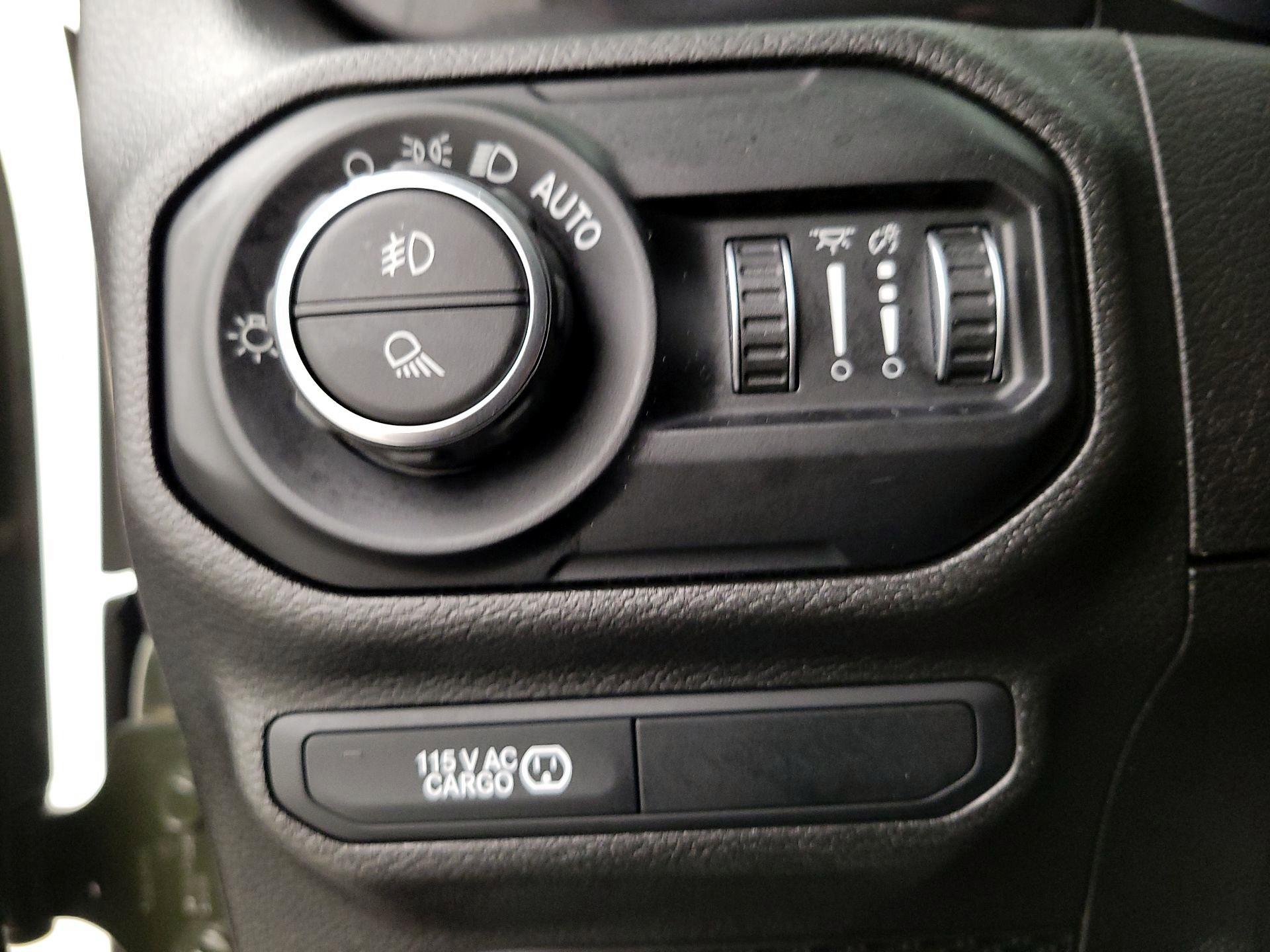 Thumbnail: 2022 Jeep Gladiator - 13