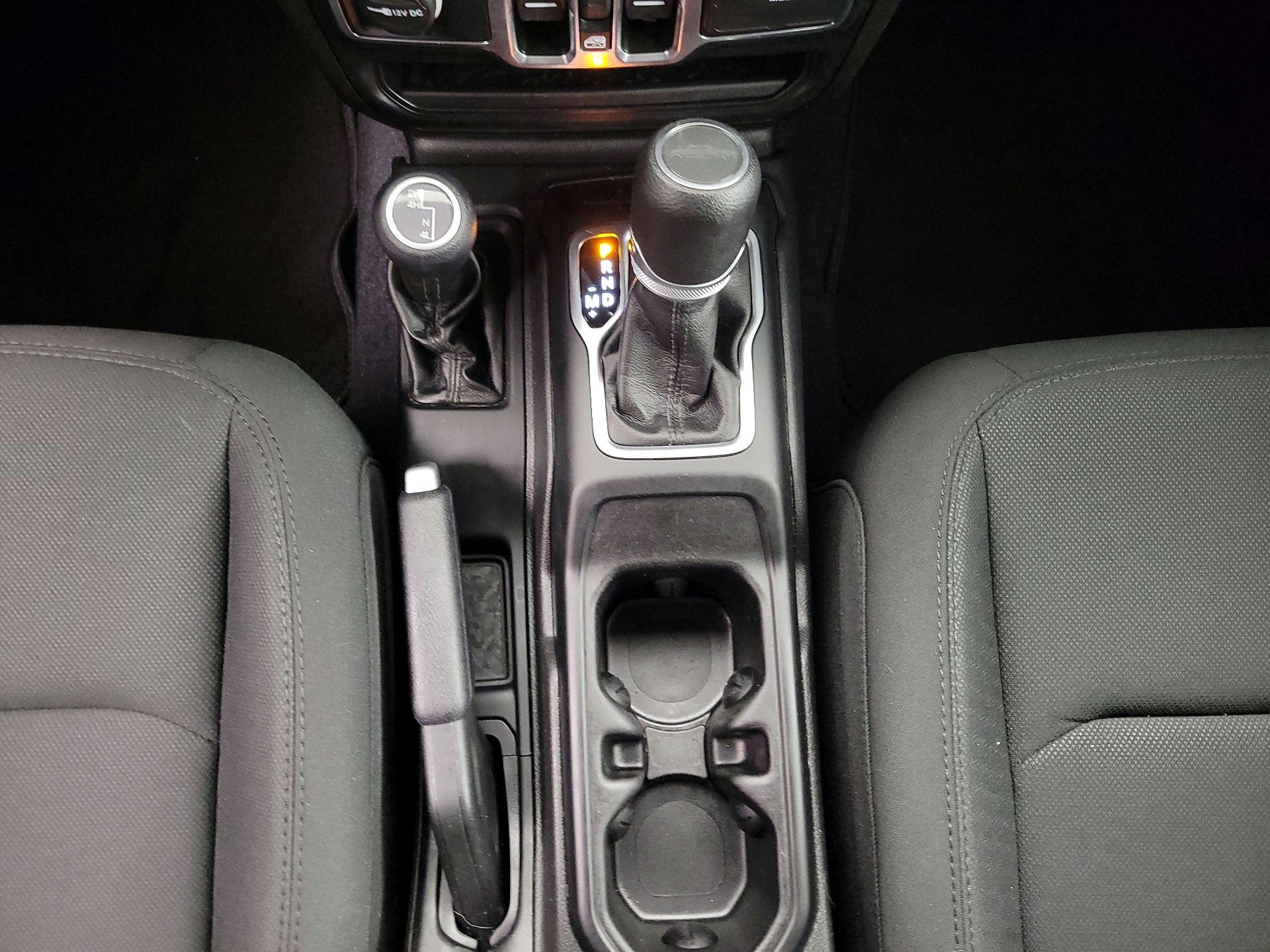 Thumbnail: 2022 Jeep Gladiator - 17