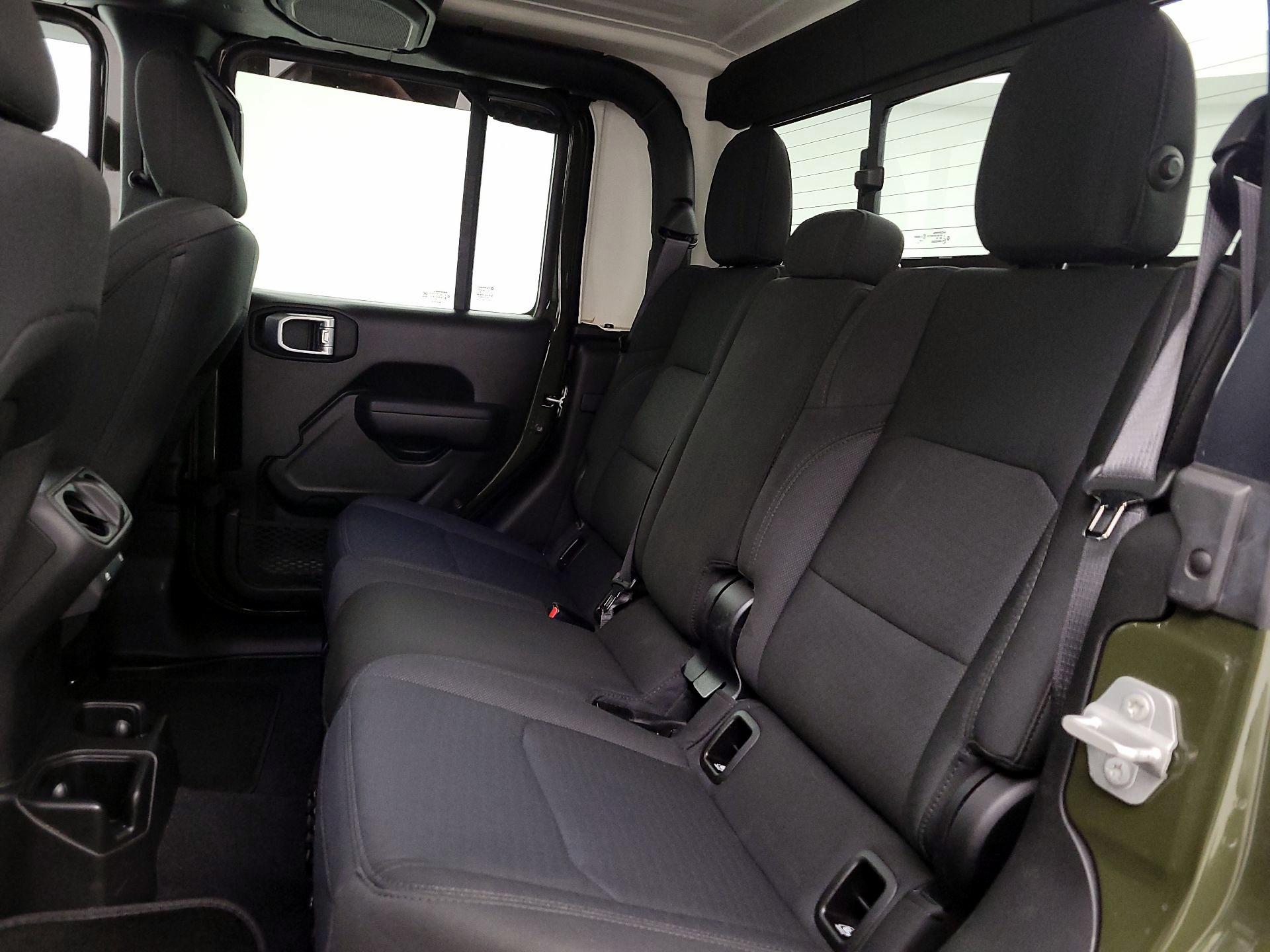 Thumbnail: 2022 Jeep Gladiator - 19