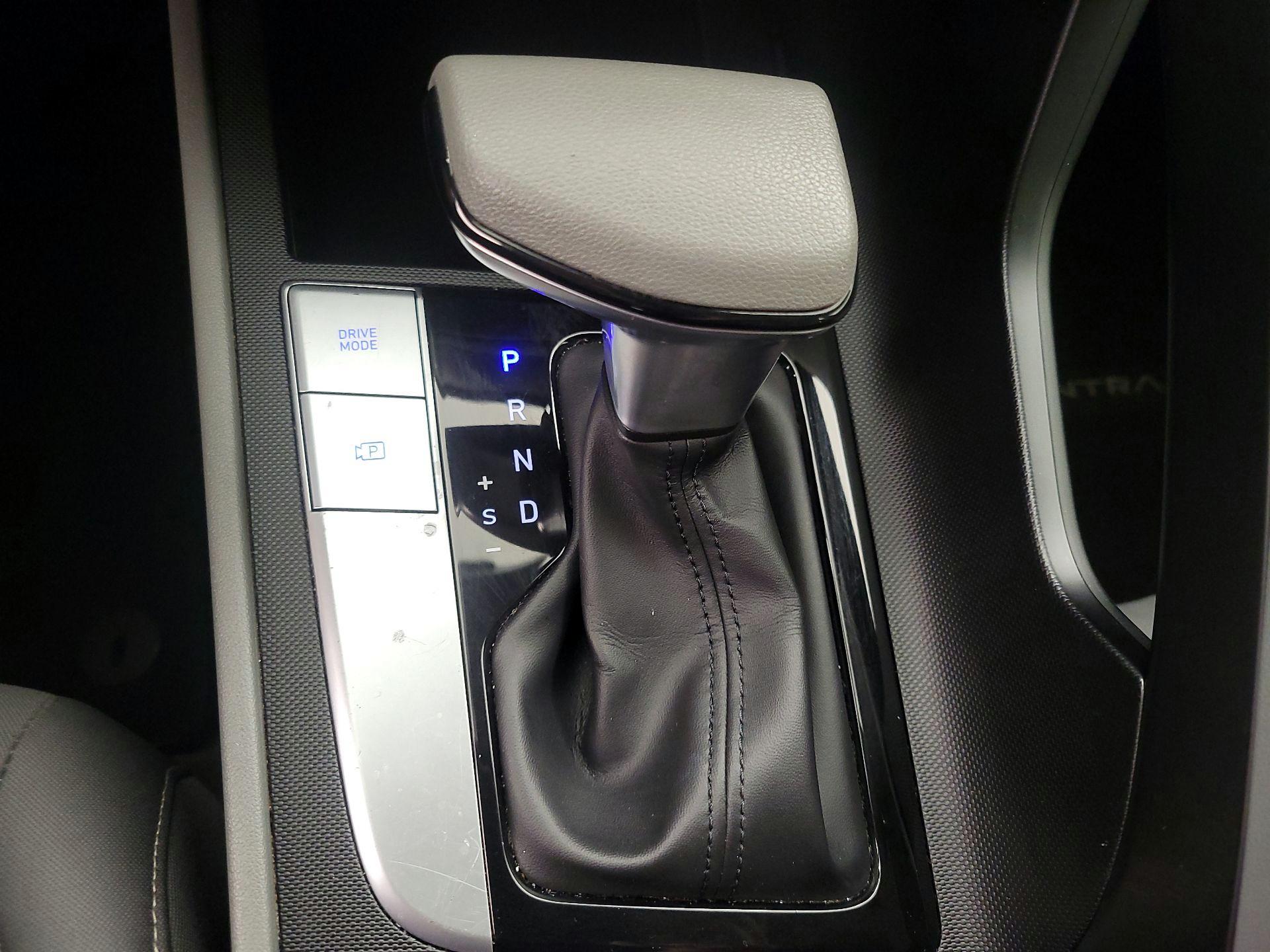 Thumbnail: 2023 Hyundai Elantra - 17