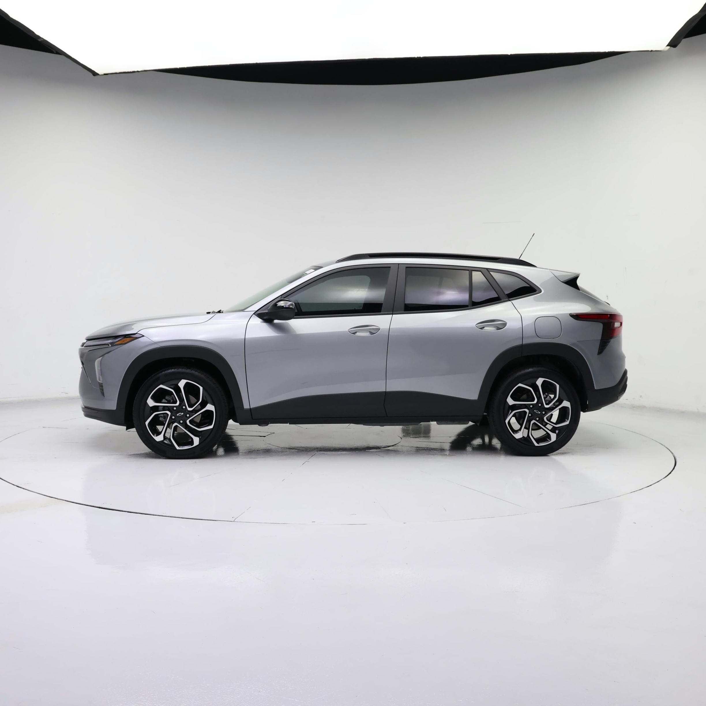 Thumbnail: 2026 Chevrolet Trax - 3