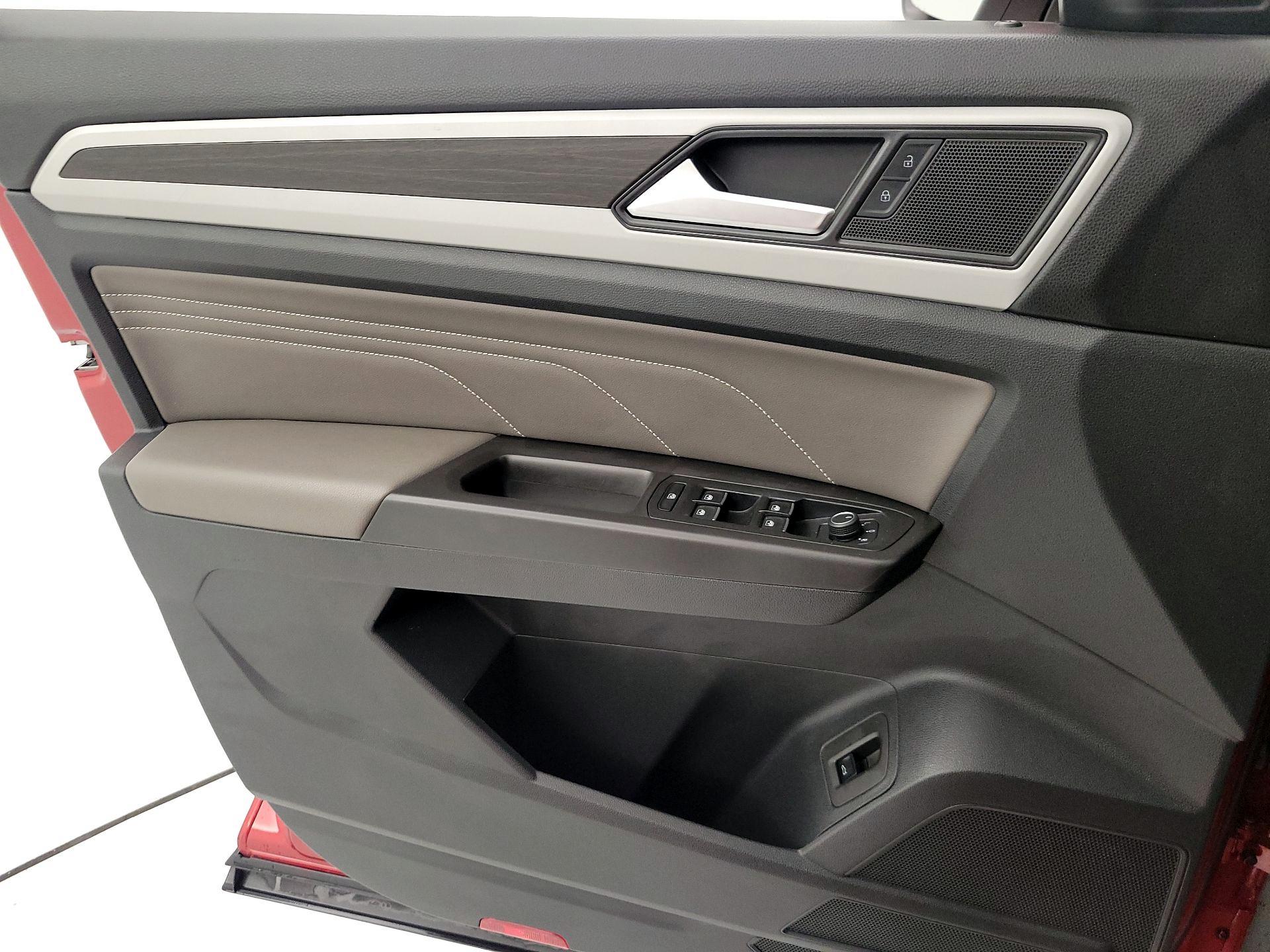 Thumbnail: 2023 Volkswagen Atlas - 12