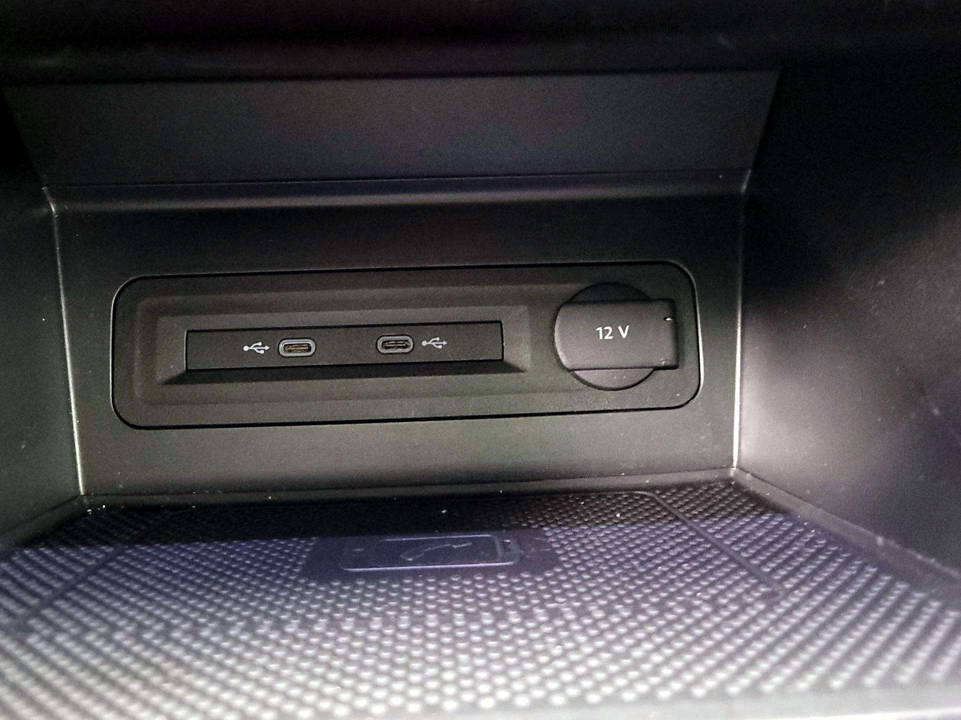 Thumbnail: 2023 Volkswagen Atlas - 18