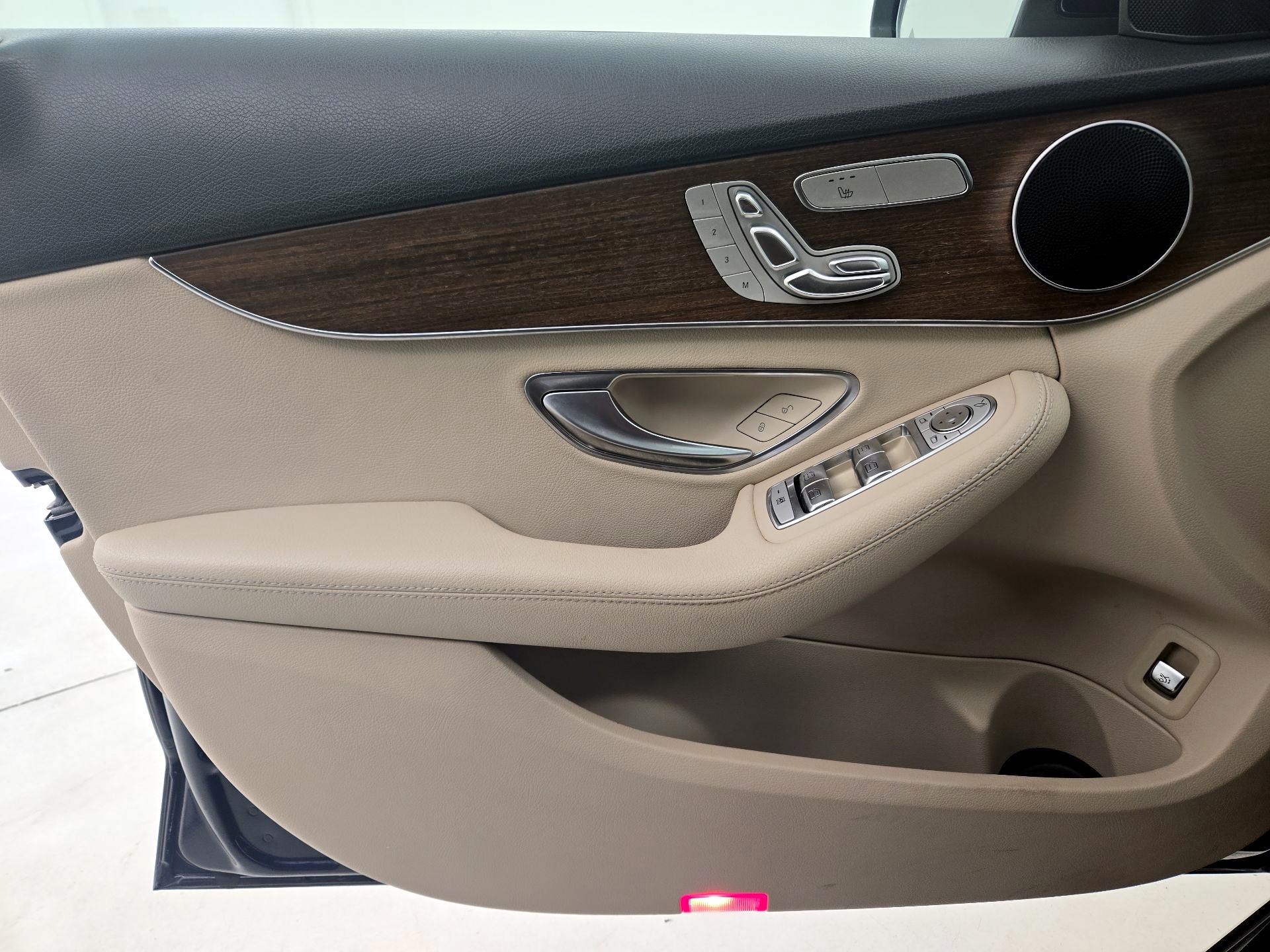 Thumbnail: 2020 Mercedes-Benz C-Class - 12