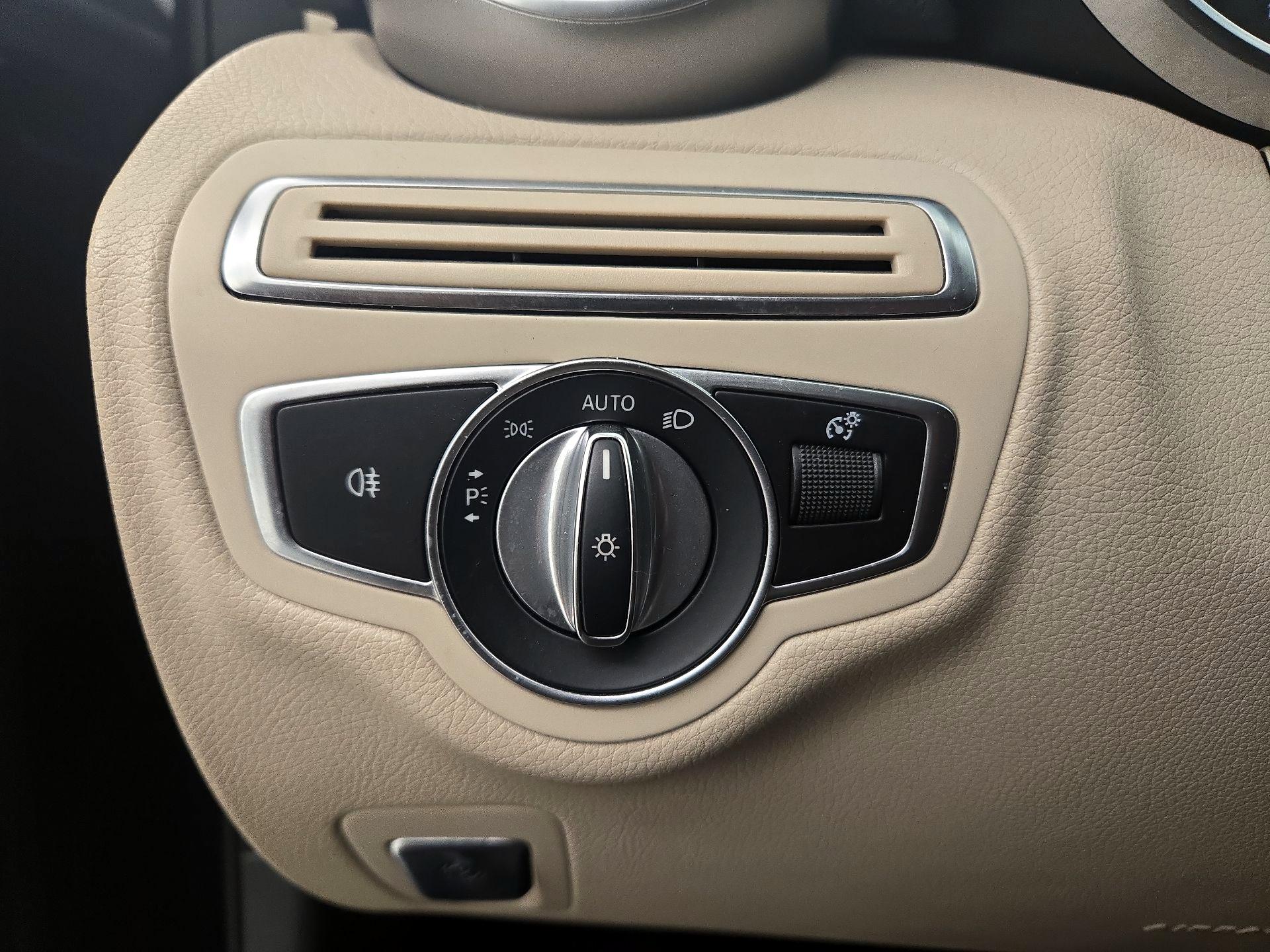 Thumbnail: 2020 Mercedes-Benz C-Class - 13