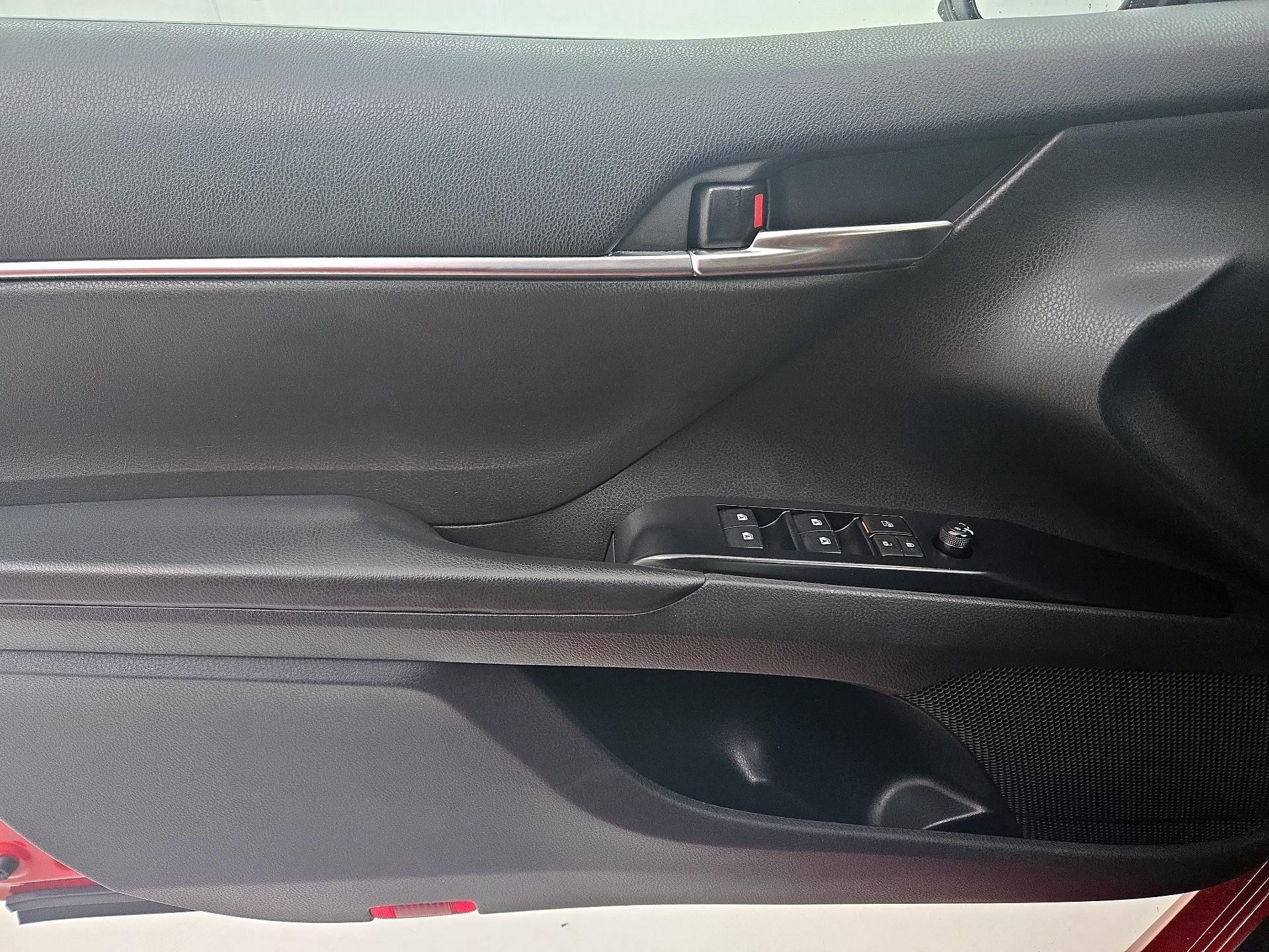 Thumbnail: 2020 Toyota Camry - 12