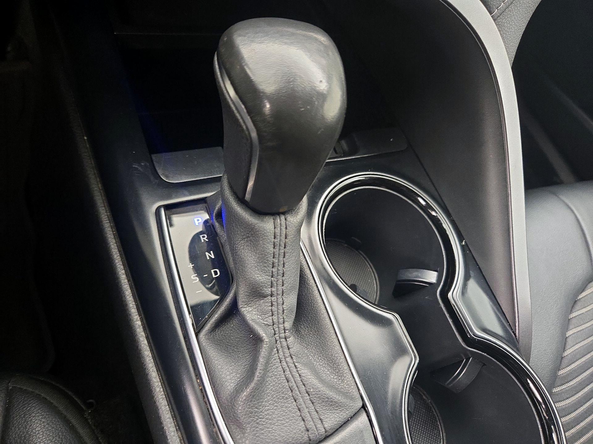 Thumbnail: 2020 Toyota Camry - 17