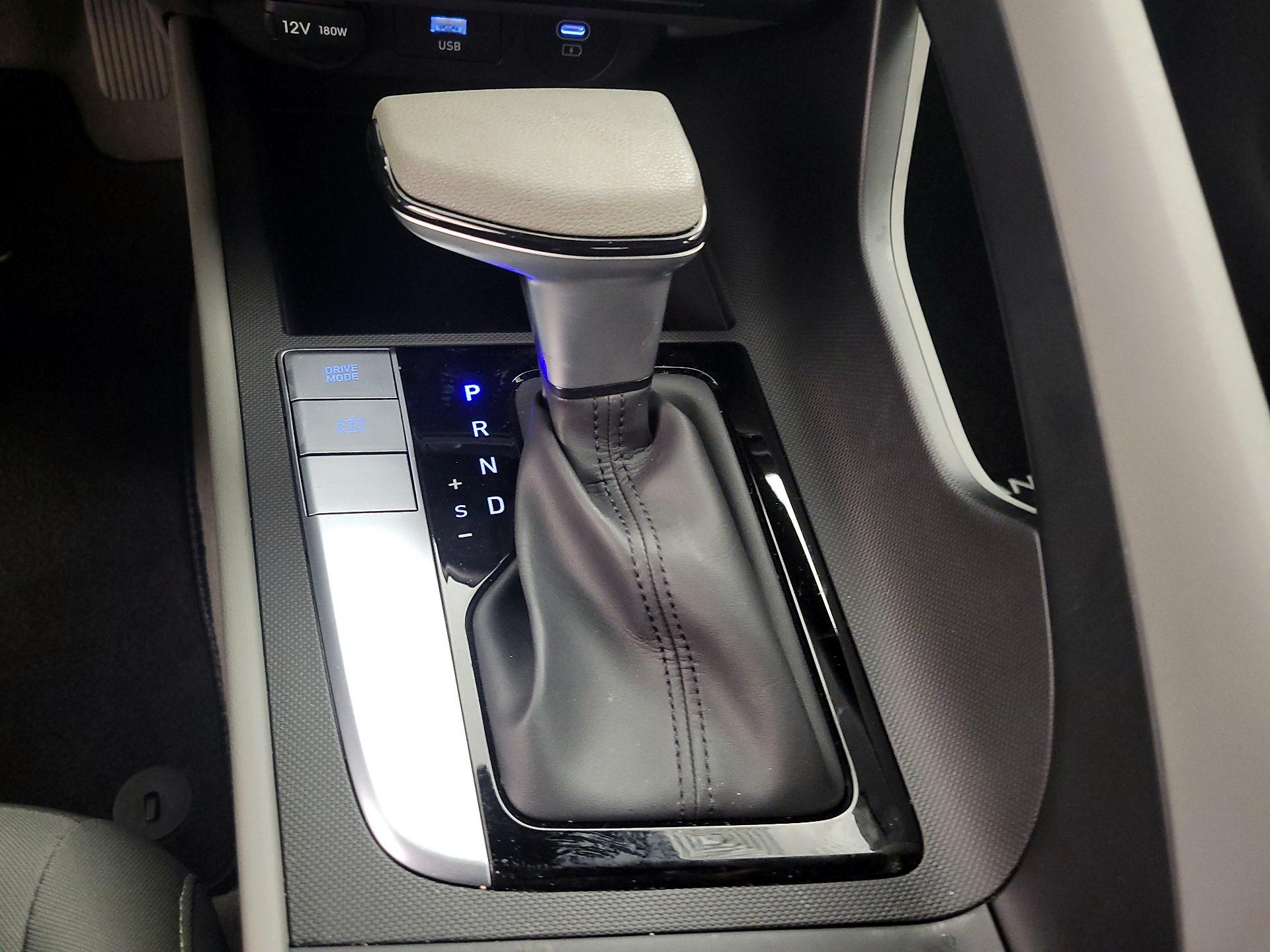 Thumbnail: 2024 Hyundai Elantra - 18