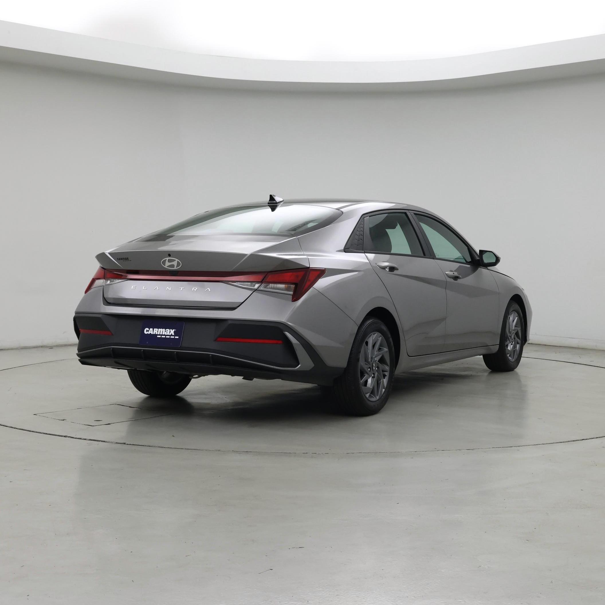 Thumbnail: 2024 Hyundai Elantra - 8