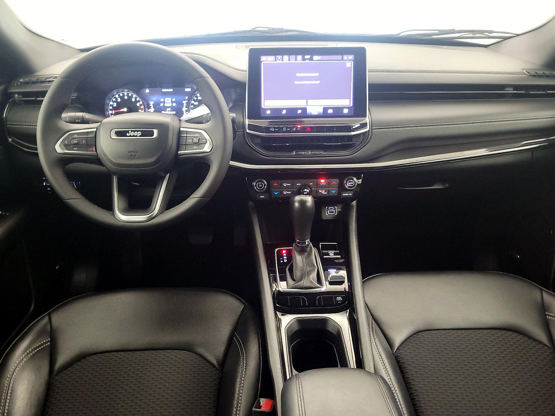 Thumbnail: 2023 Jeep Compass - 9