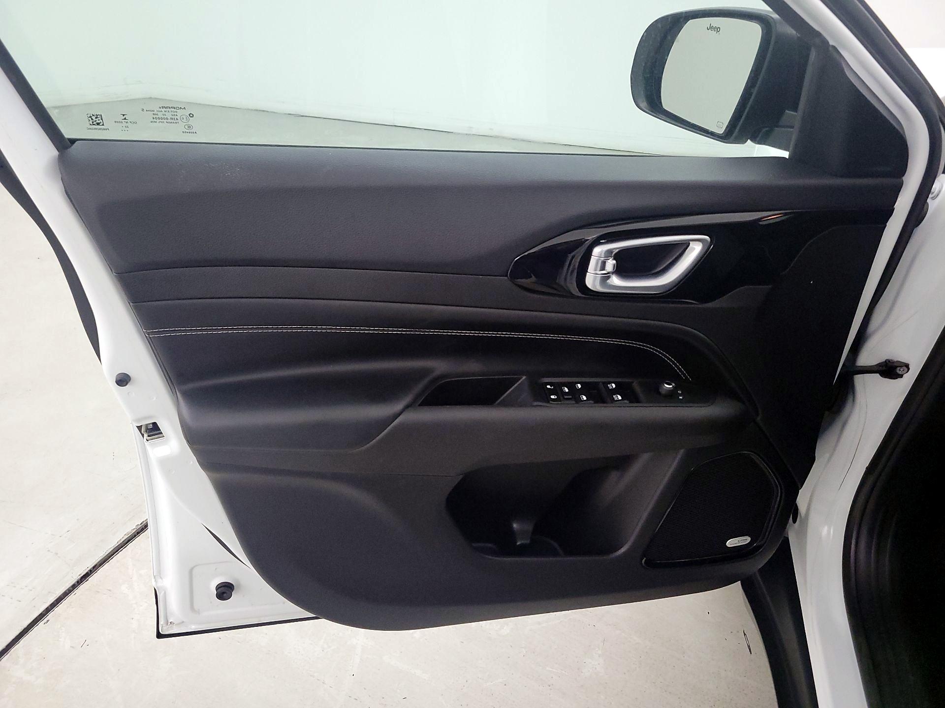 Thumbnail: 2023 Jeep Compass - 12